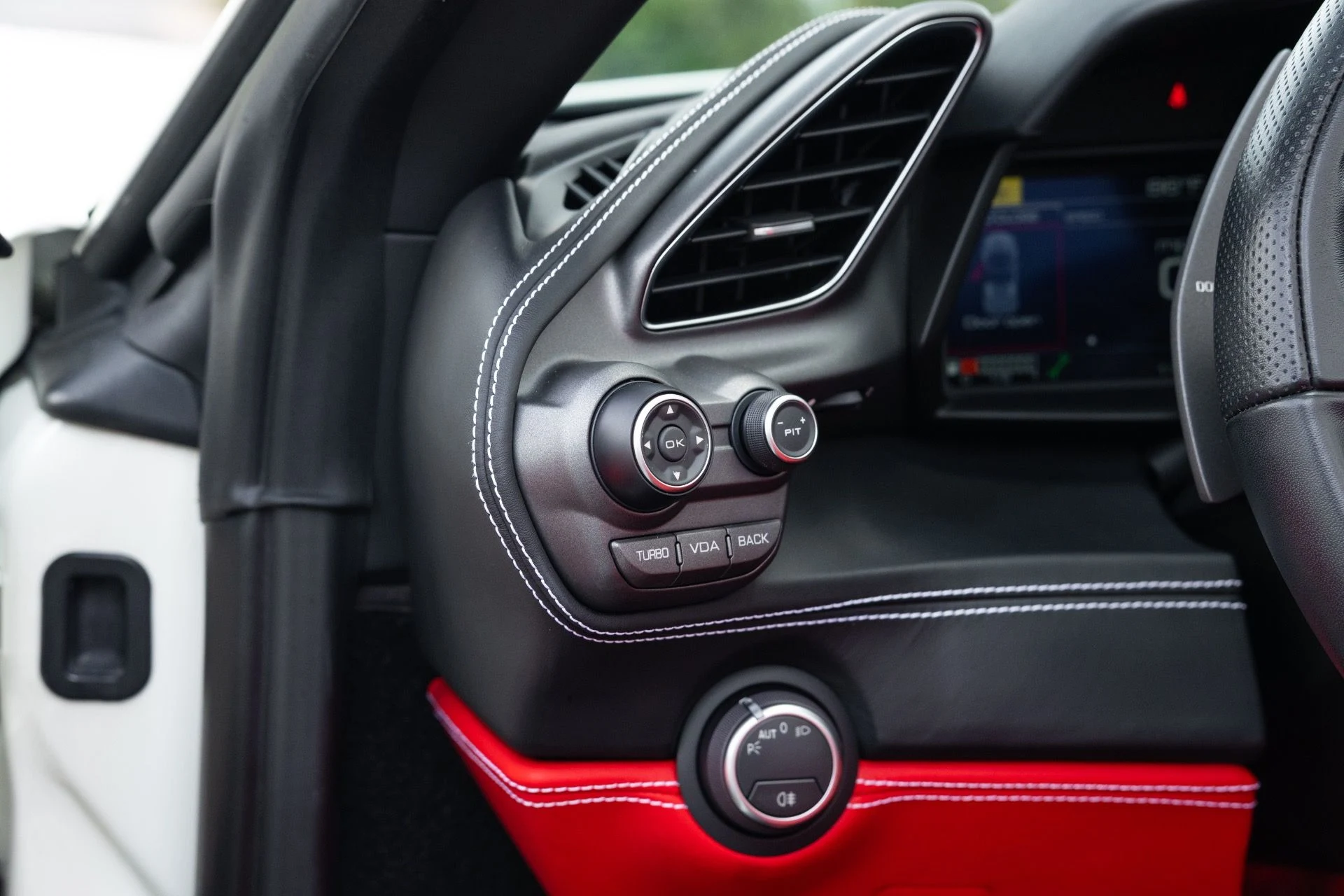 mph050_3092137189_Used_2018_Ferrari_488_Spider_1779900992_99b3f2dd67