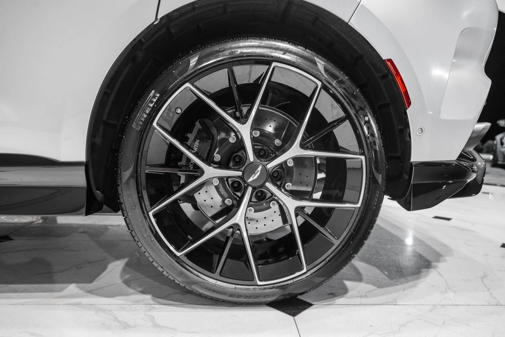 mph050_3110739742_New_2026_Aston_Martin_DBX_707_1780937763_bfcc05c853
