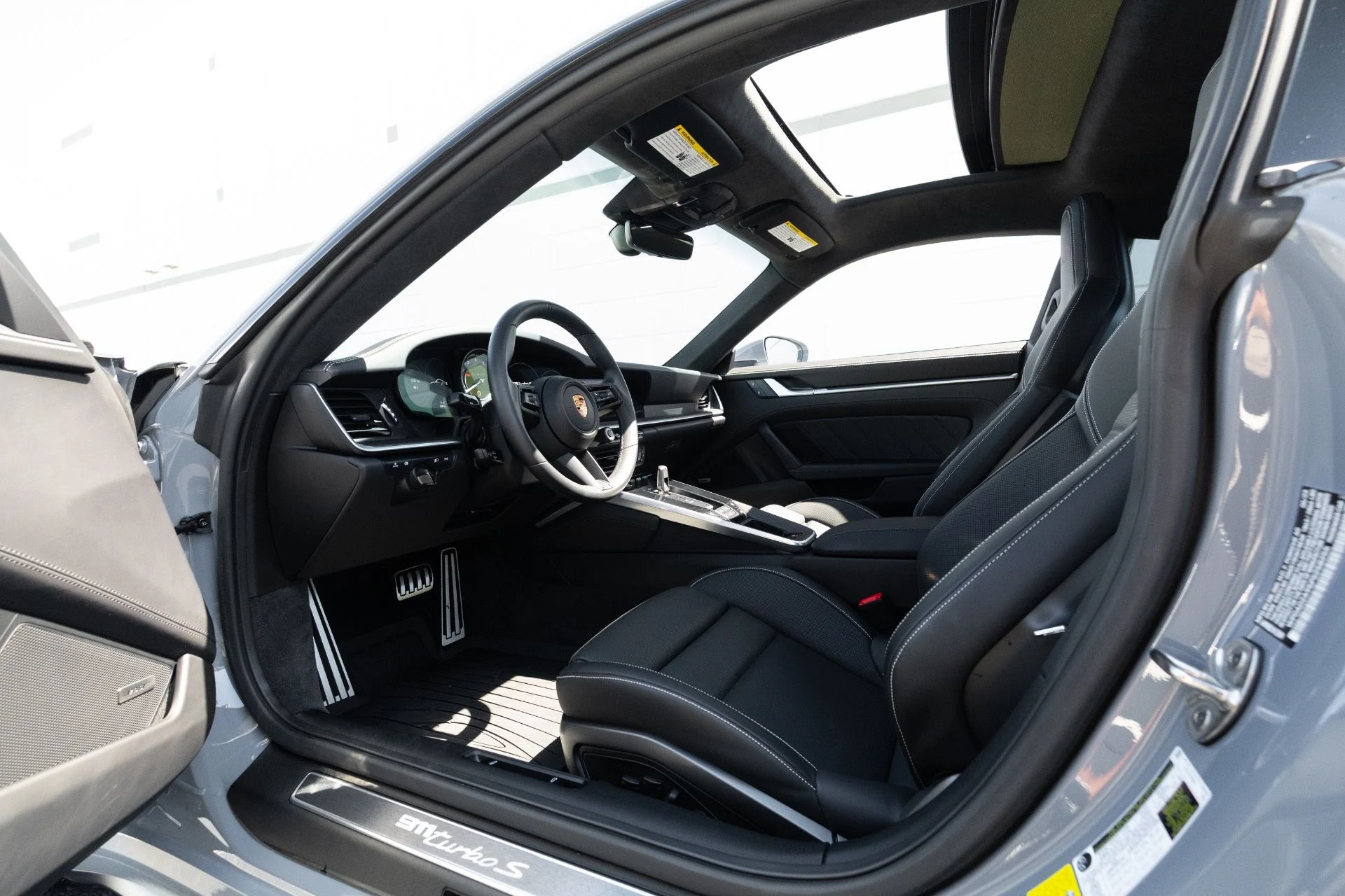 mph050_3113093002_Used_2023_Porsche_911_Turbo_1773081881_ebc1ecd225