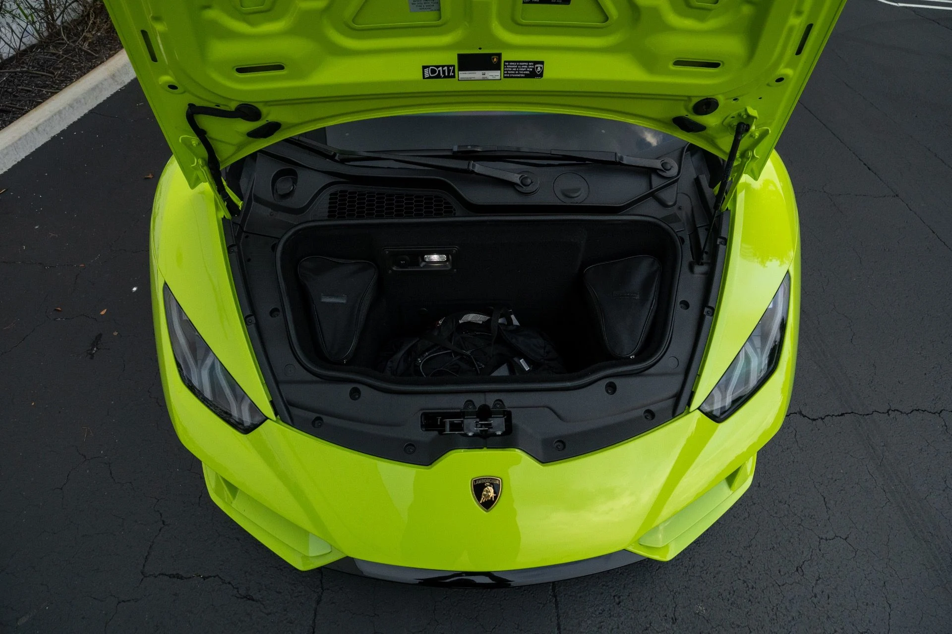 mph050_311929692_Used_2020_Lamborghini_Huracan_EVO_1764467736_4f169e3328