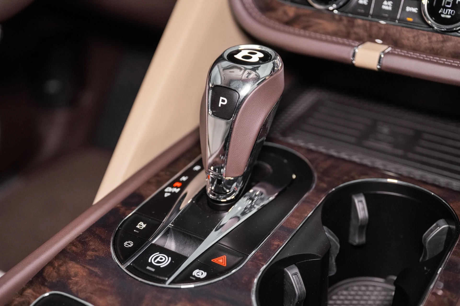 mph050_3120326220_Used_2025_Bentley_Bentayga_EWB_Mulliner_V8_1762964457_48bcd05228