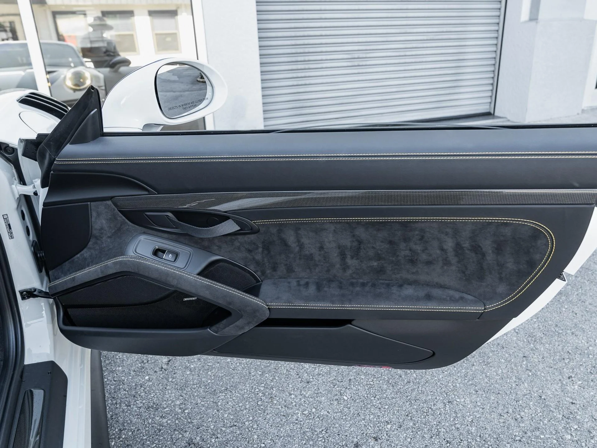 mph050_3138747757_Used_2018_Porsche_911_GT_2_RS_1763590004_464ec2ecc2