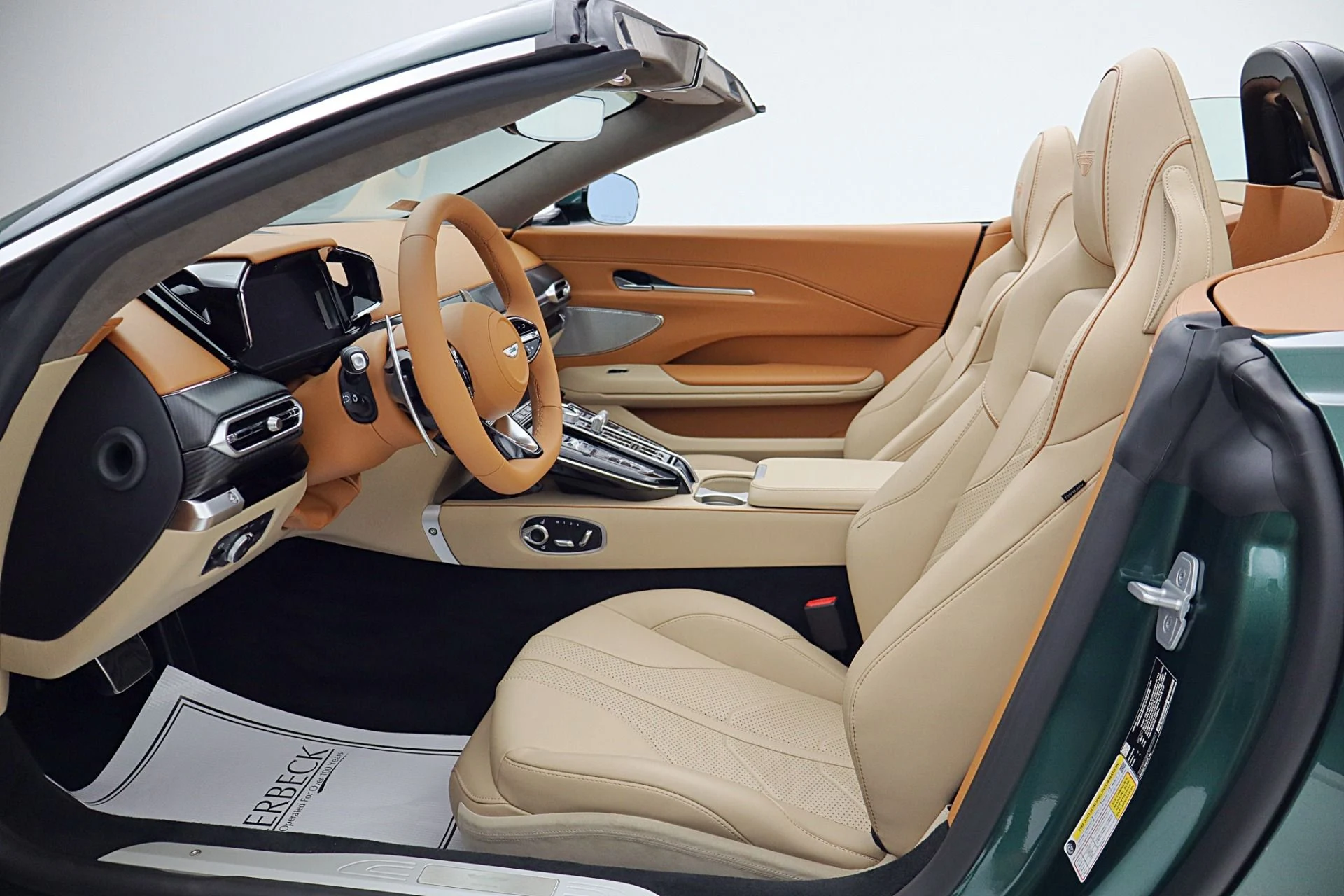 mph050_3150821699_New_2026_Aston_Martin_Vantage_Roadster_5a8770af97