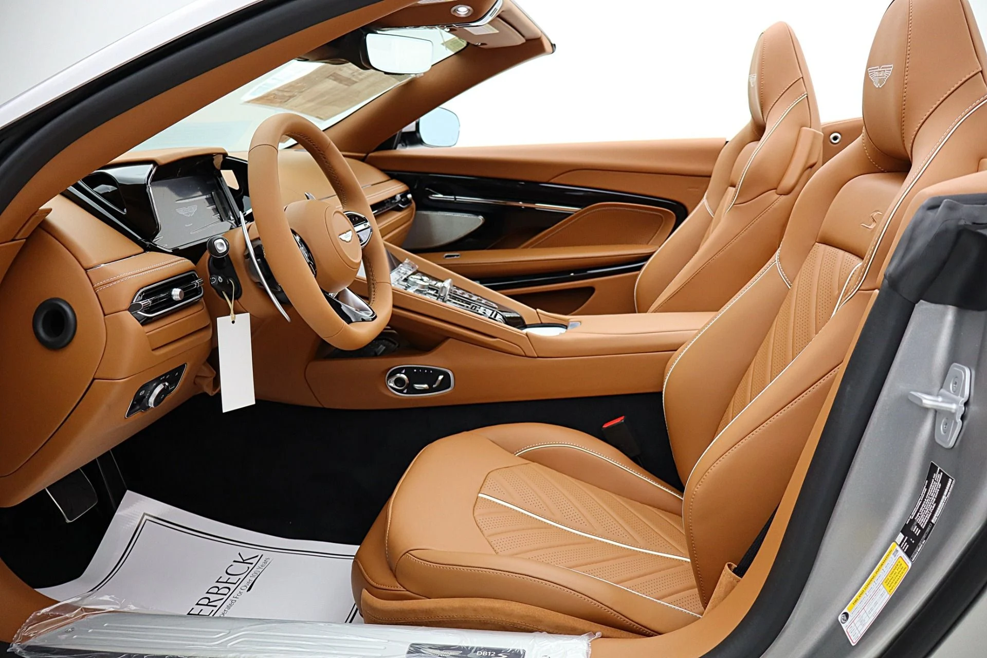 mph050_3153550624_New_2026_Aston_Martin_DB_12_S_Volante_38d5dbdf42