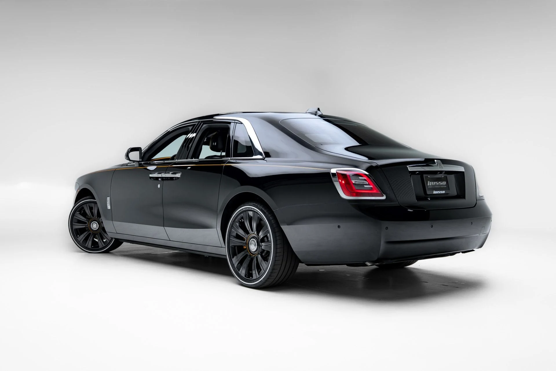 mph050_3161465454_Used_2022_Rolls_Royce_Ghost_1776983427_e767bf2ba3