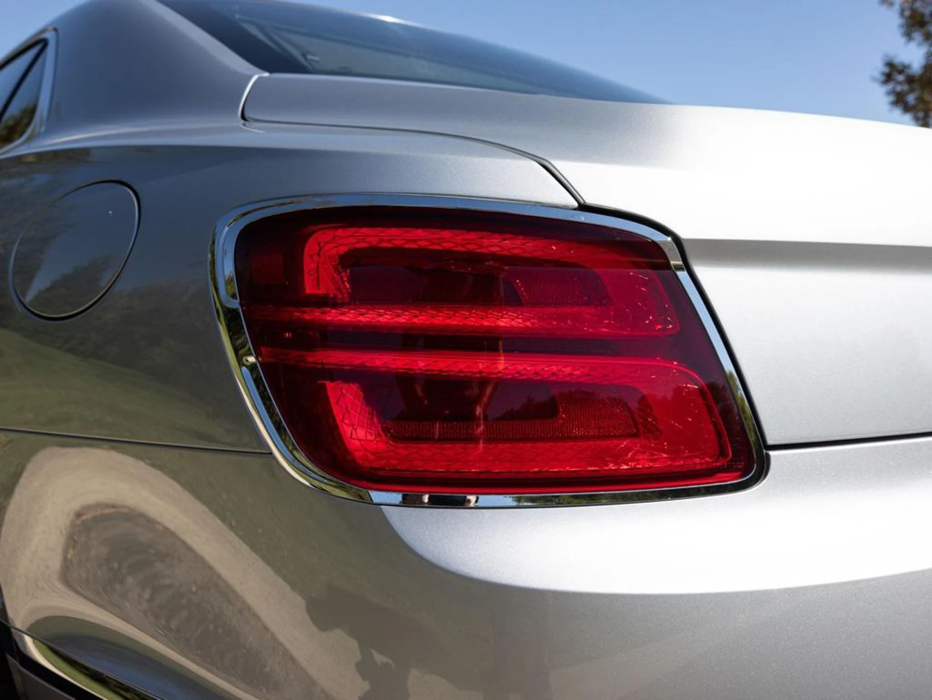 mph050_3193086312_465279750_68f229d5c83056c645fcfec2_2994de6a94