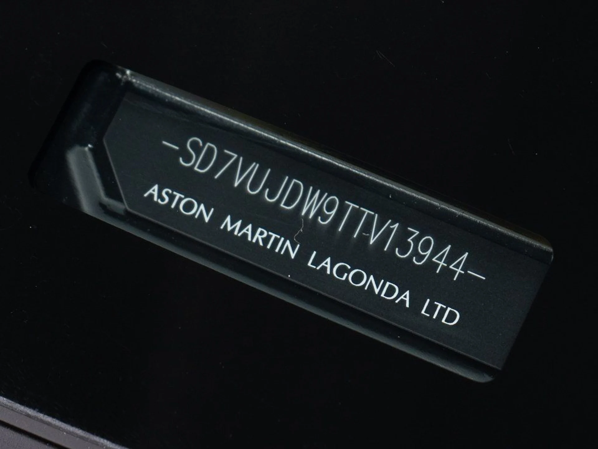 mph050_3200373643_56ab7464e9748335cb926759facf54fc_b474b54c00