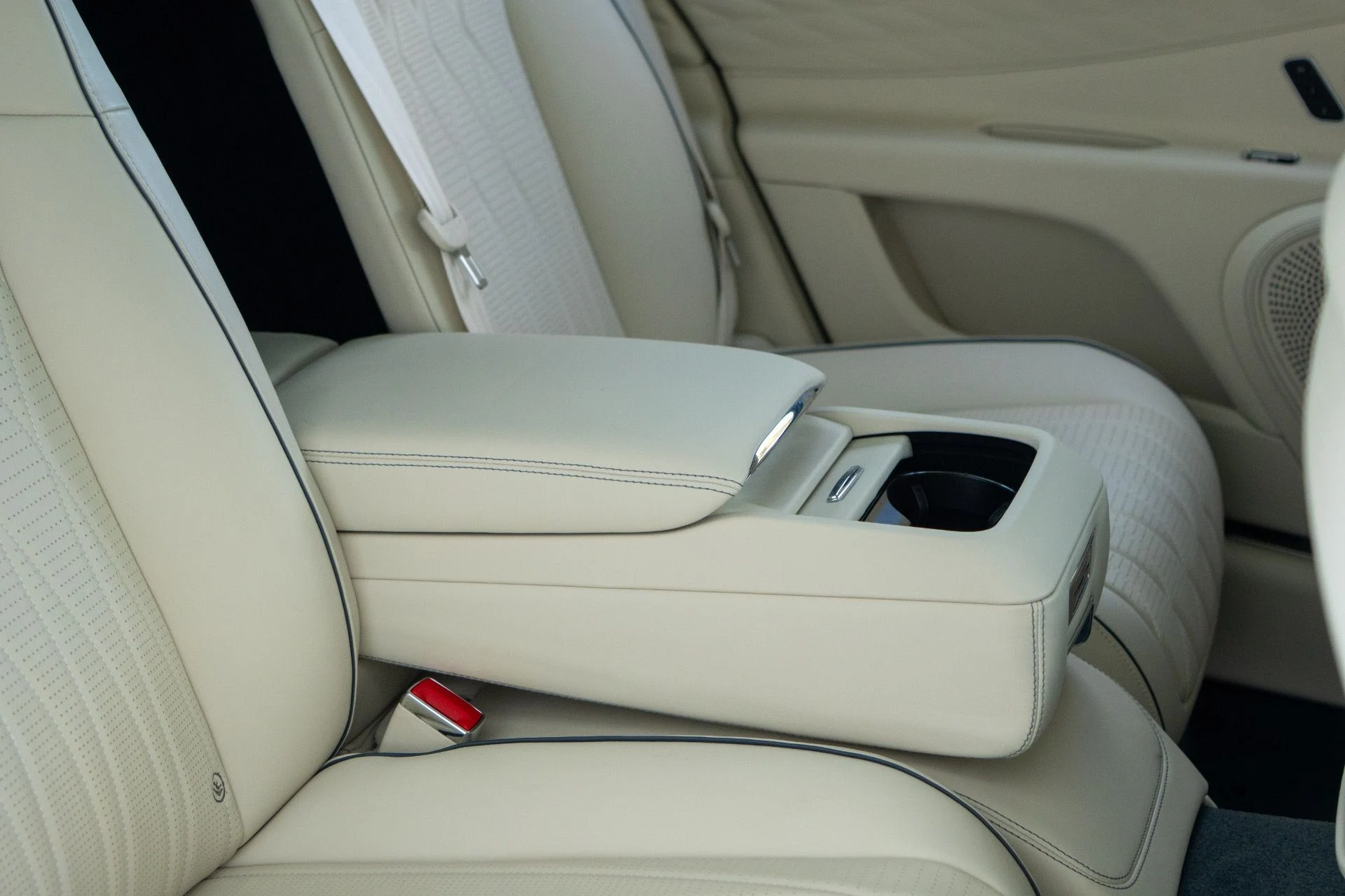 mph050_3218974184_Used_2021_Bentley_Flying_Spur_W12_1764864995_976cb0a932