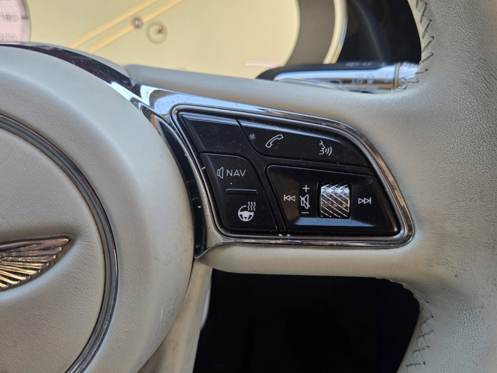 mph050_3233917933_2476aad58a3d016048e2afaa0897f8cbx_064c9b92cf