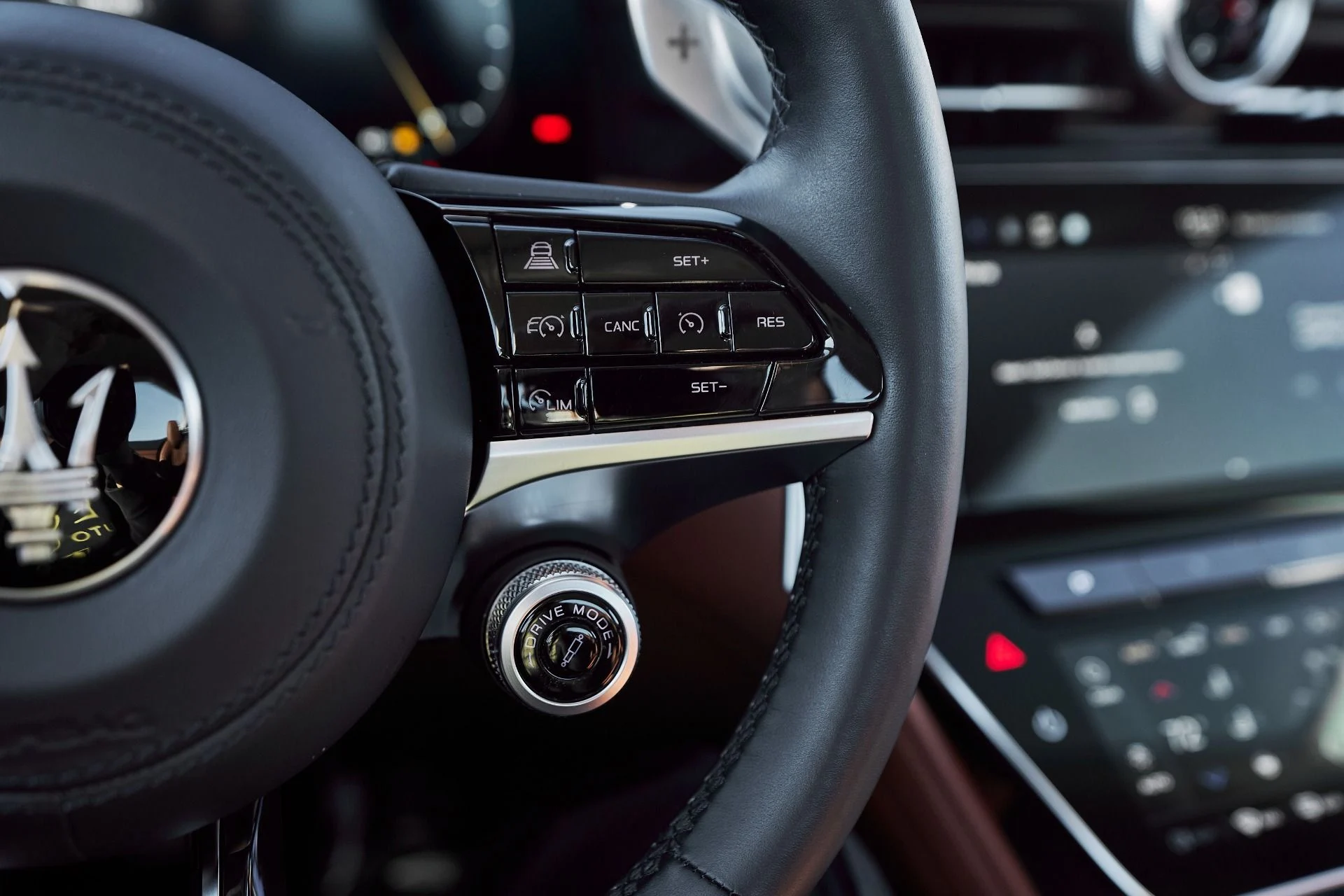 mph050_3236998331_Used_2024_Maserati_Gran_Turismo_Modena_1764124118_036ab09026