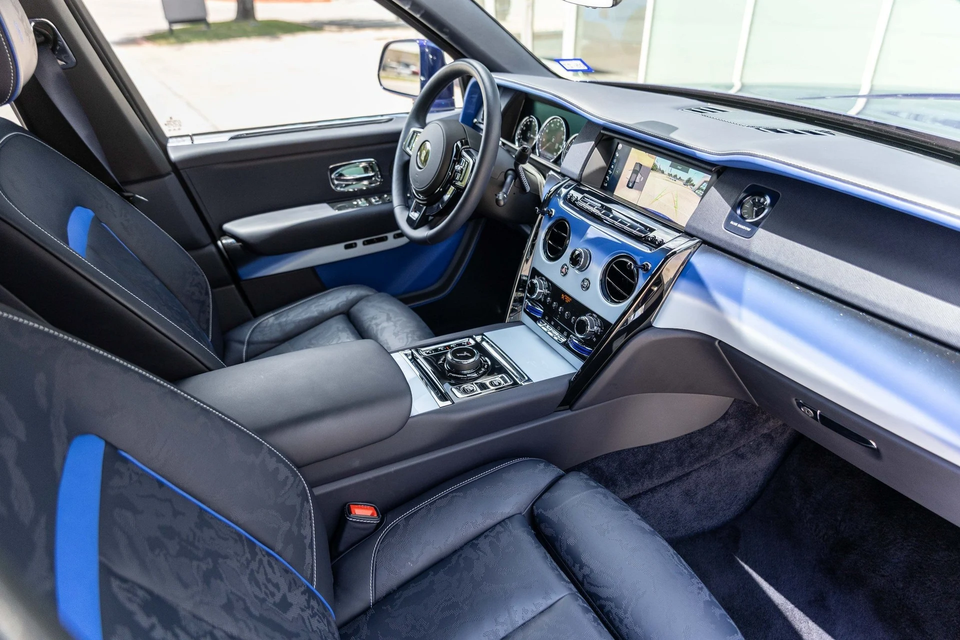 mph050_3278361635_Hi_Tech_Luxury_Imports_LLC_SLATV_8_C04_RU_223924_image_50_92a5155882