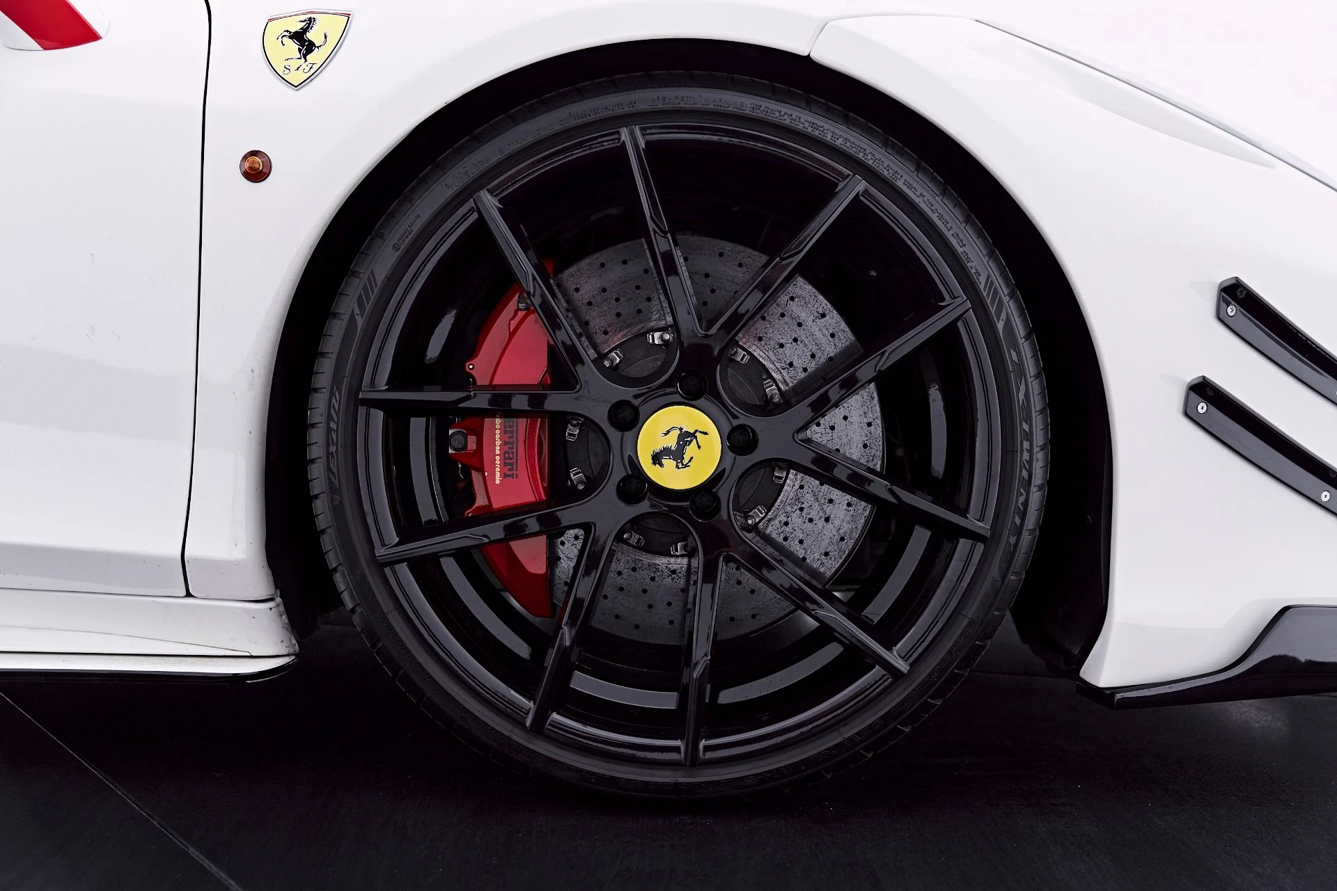 mph050_3287821468_Used_2014_Ferrari_458_Spider_Base_1781828244_a37a8b5183