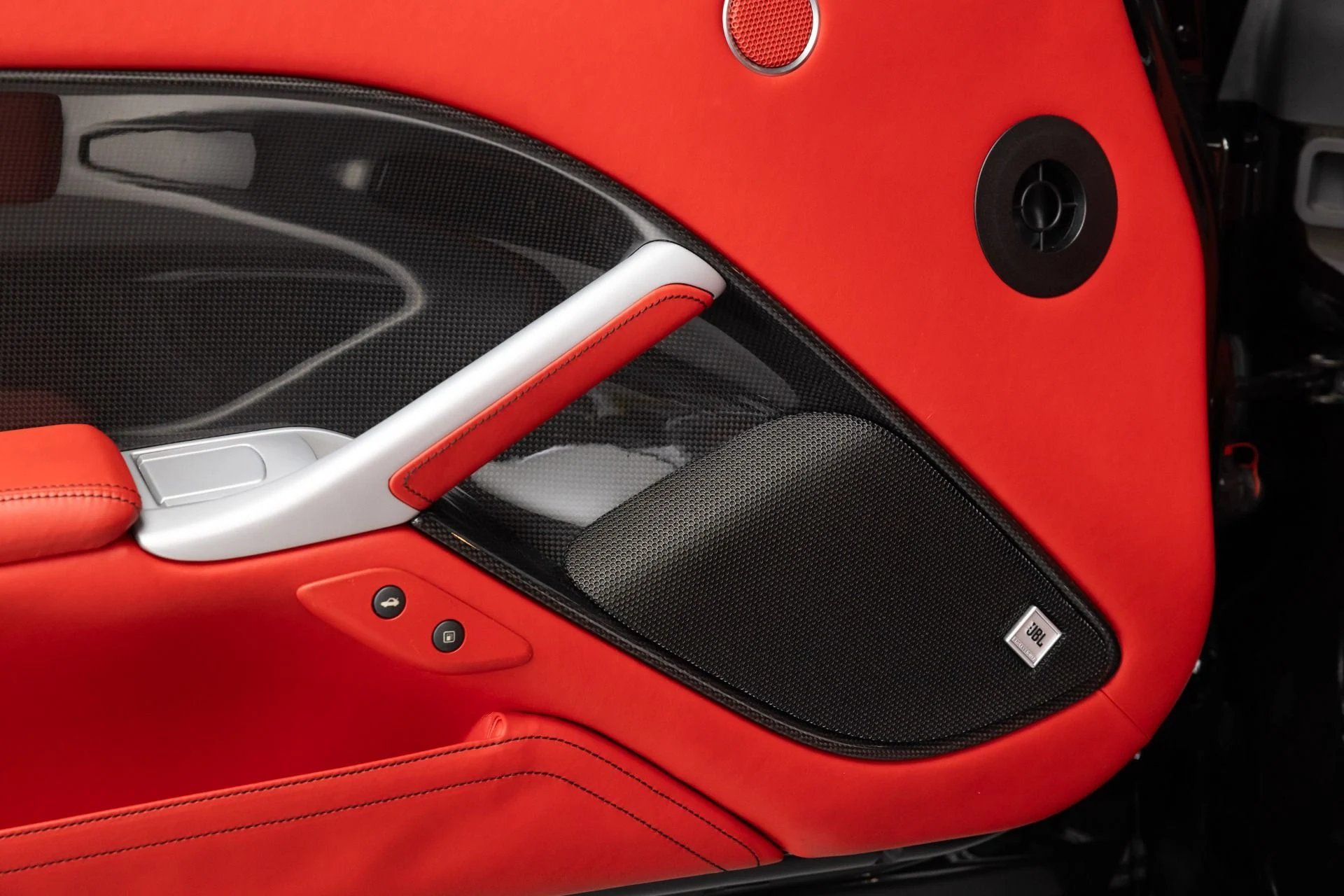 mph050_3289867694_Used_2014_Ferrari_F12berlinetta_1784559466_ee25be75b0