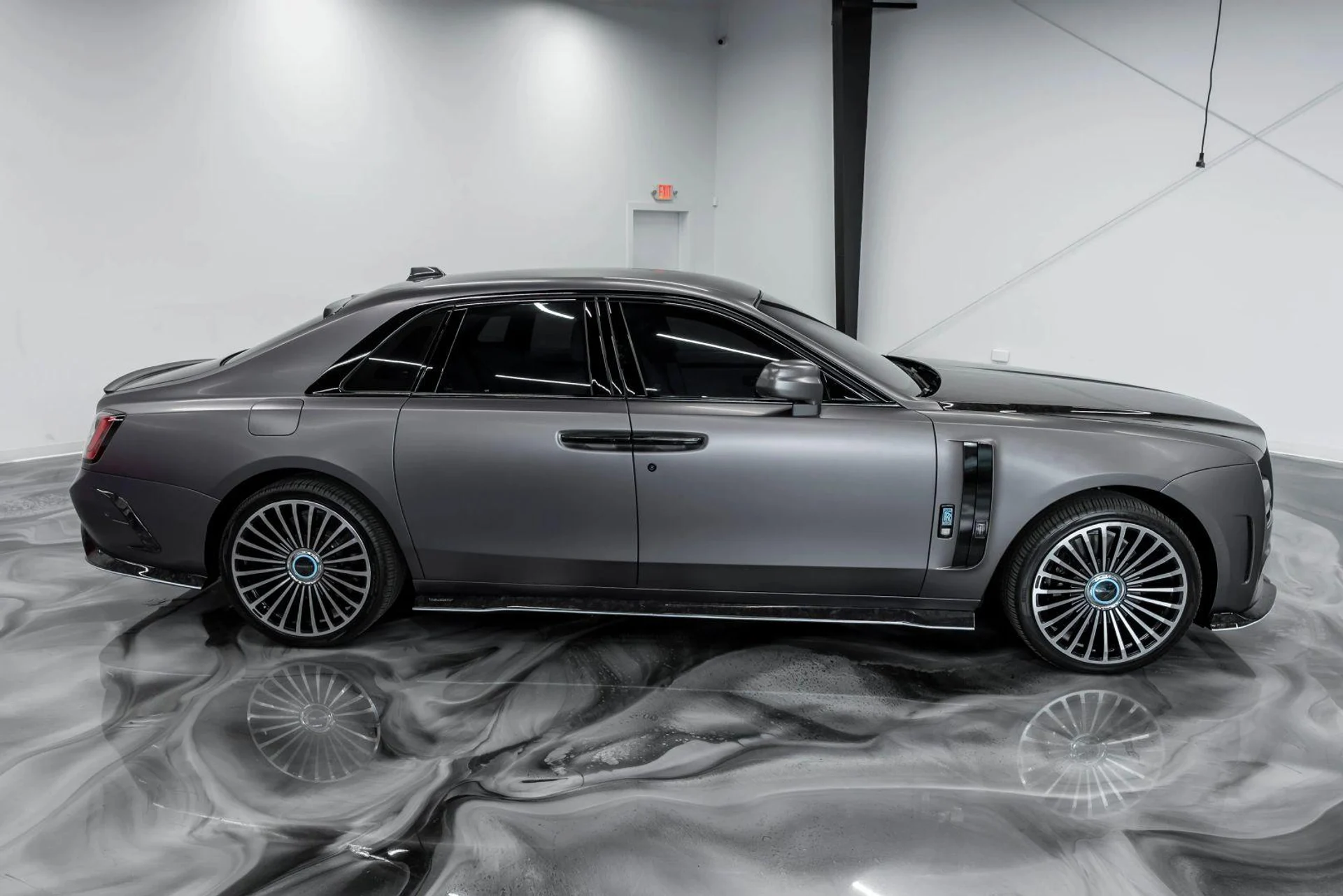 mph050_3303136295_Used_2022_Rolls_Royce_Ghost_Sedan_4_D_1783500964_63ddab34f6