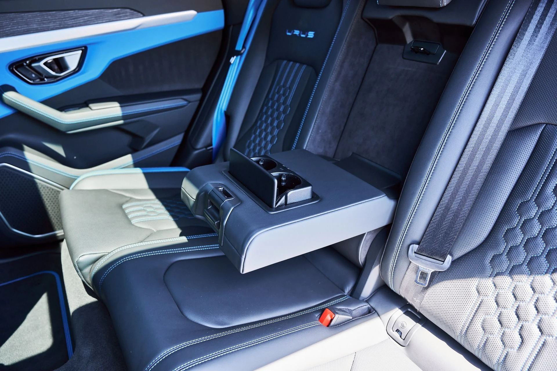 mph050_3309875713_Used_2024_Lamborghini_Urus_S_1775866771_d838e00413