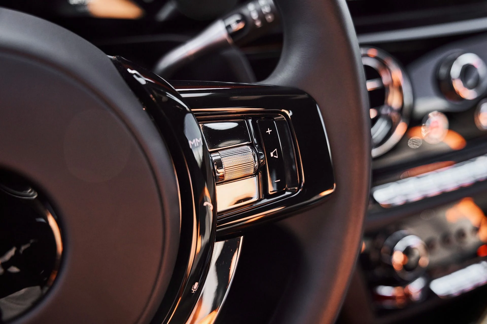 mph050_331503554_Used_2025_Rolls_Royce_Spectre_Base_1775246560_3b62859561