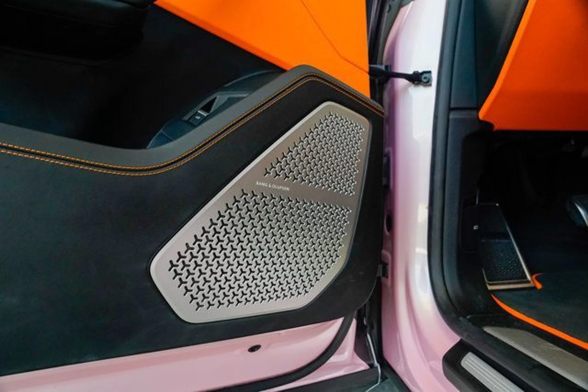 mph050_3322441610_used_2021_lamborghini_urus_awd_14354_22713615_51_640_96bc67a538