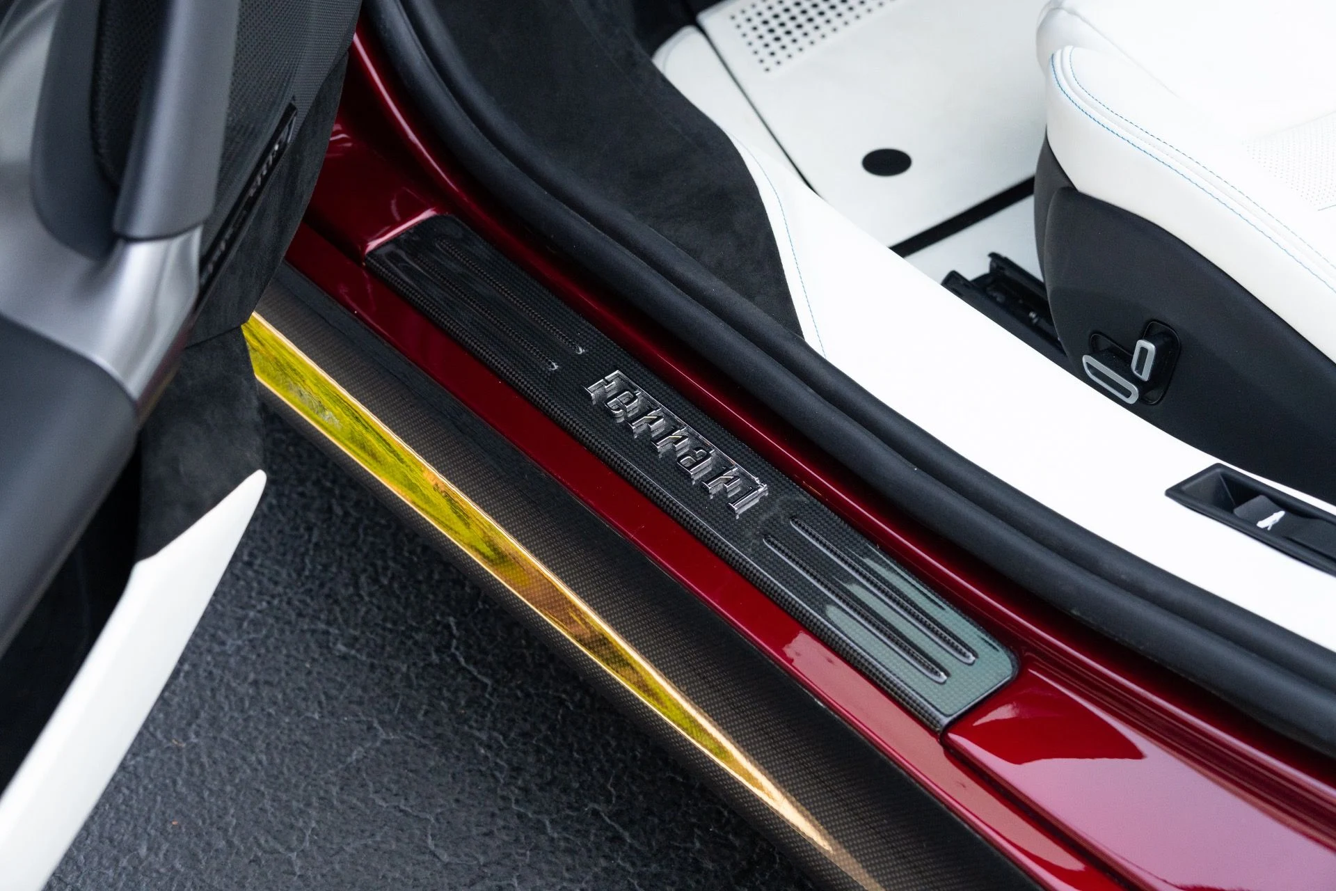 mph050_3329102880_Used_2024_Ferrari_SF_90_Spider_1774456921_f924de396d