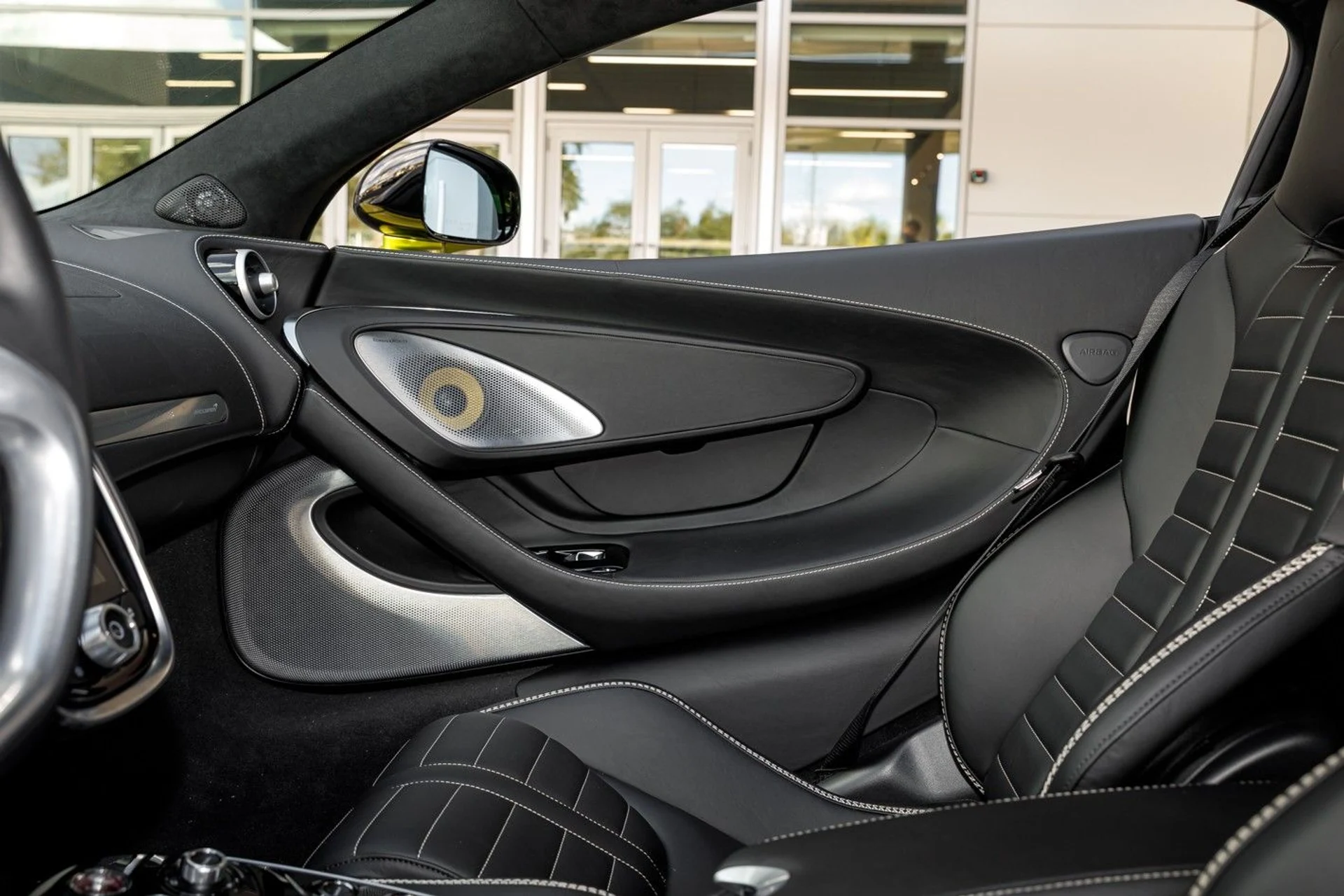 mph050_3331221565_462_p51_l_a9dfe86545