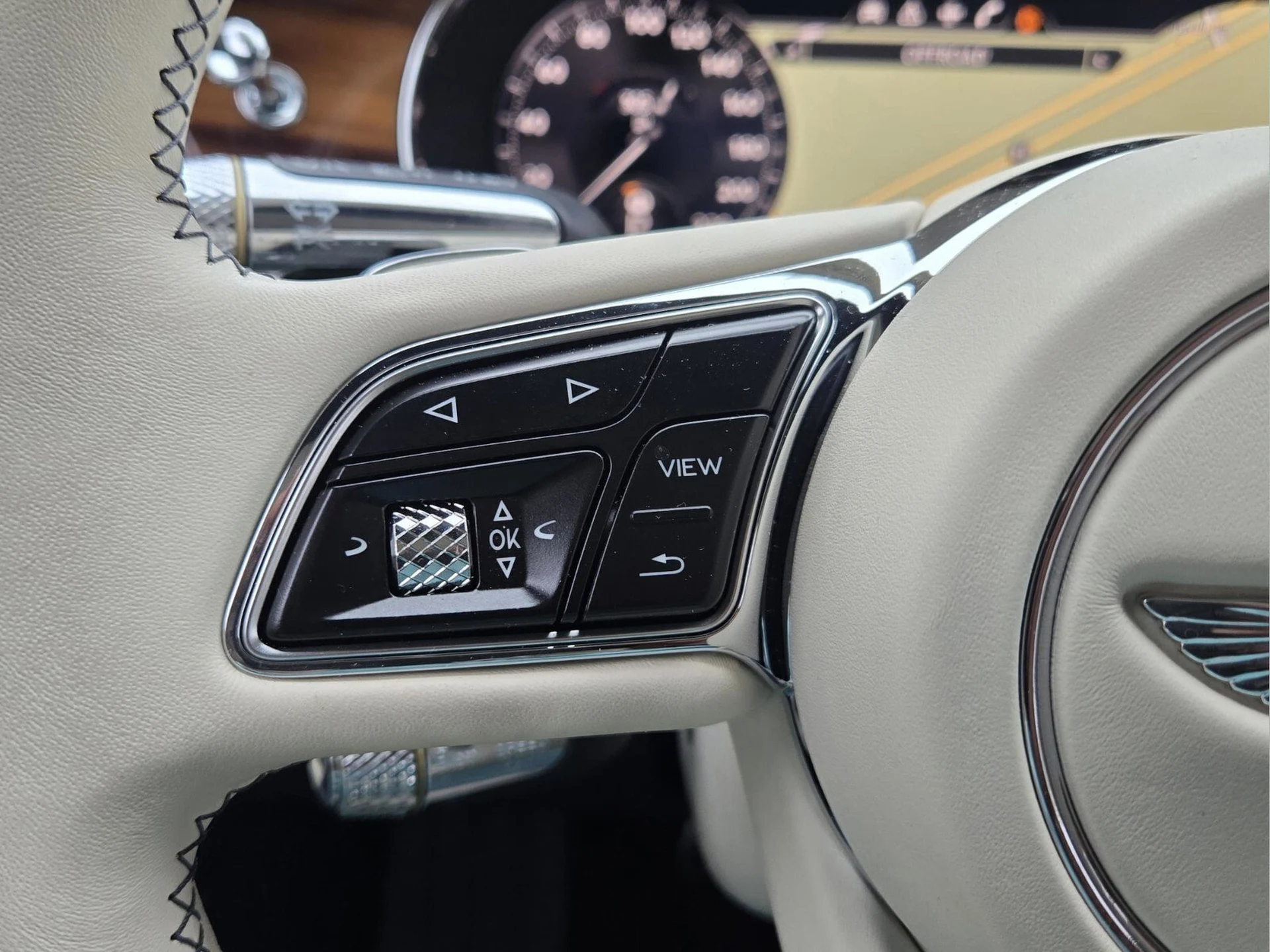 mph050_3342817487_f3bebdd06793526d1414482bead0d42ax_ff77018592