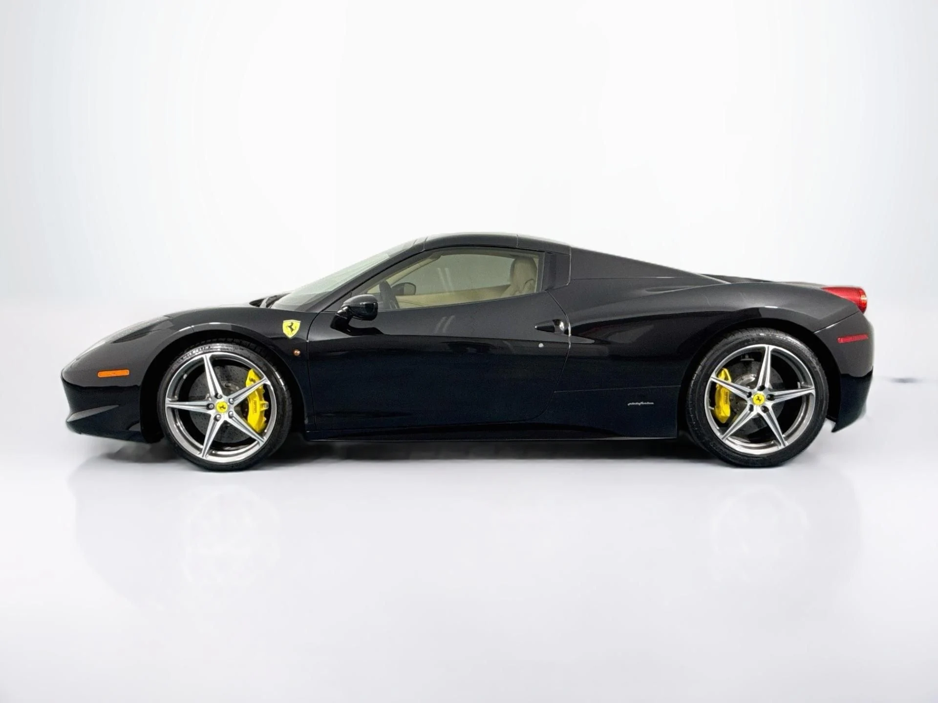 mph050_3348157854_Used_2012_Ferrari_458_Spider_1790030313_2892b664a8