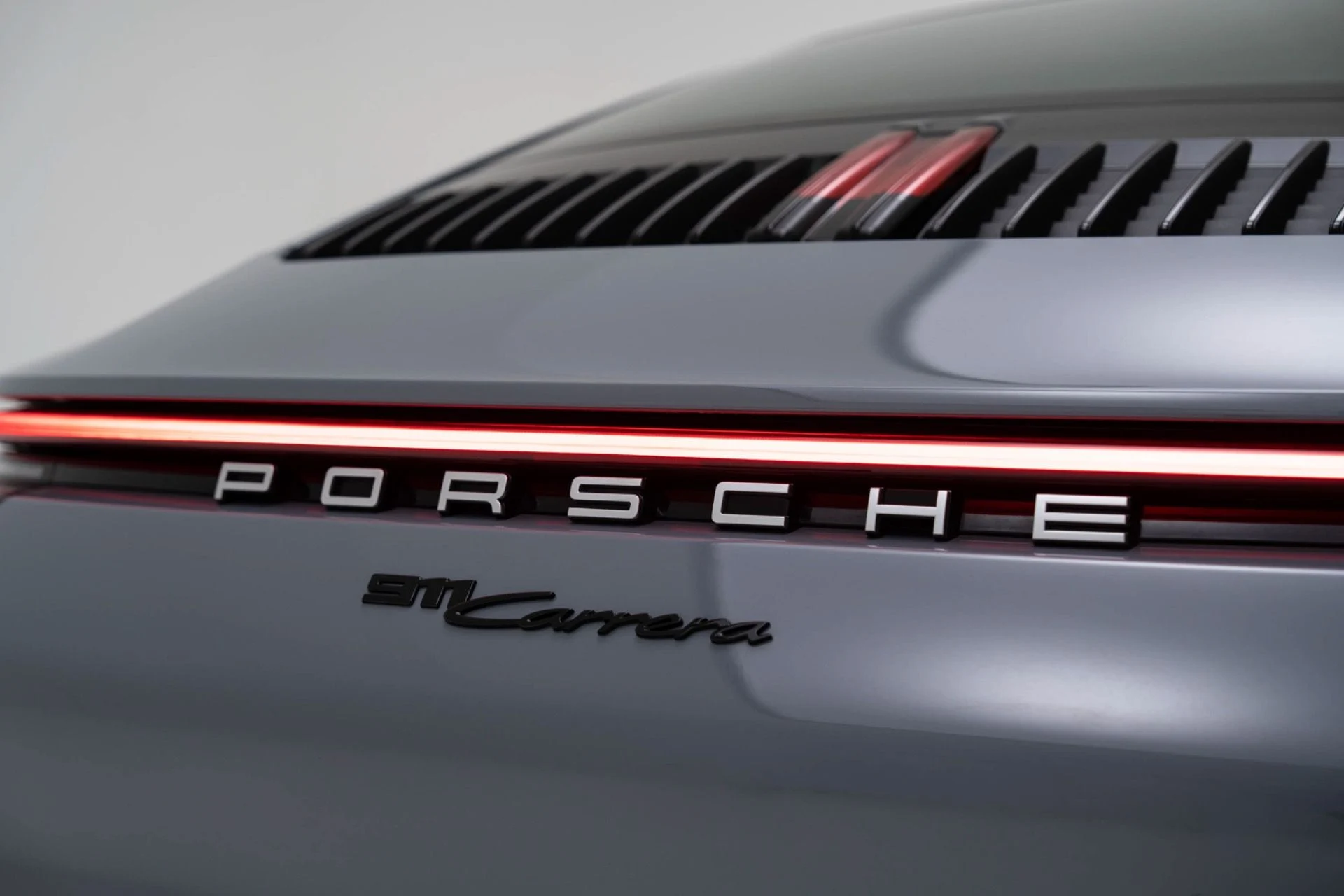 mph050_3356667034_Used_2024_Porsche_911_Carrera_1774628153_99caa439e9