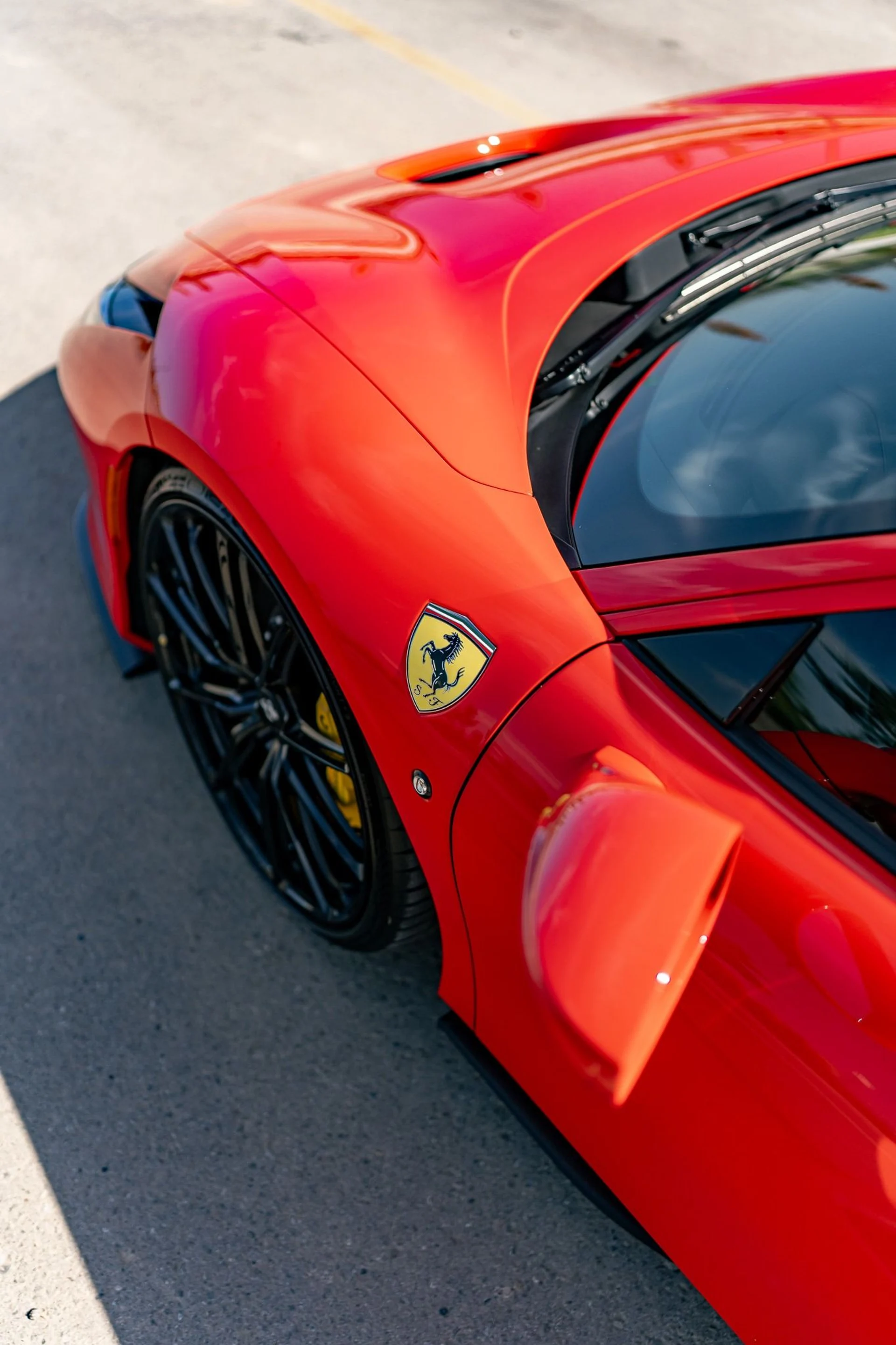 mph050_3360349381_Used_2020_Ferrari_F8_Tributo_1758670985_6388bb8cb2