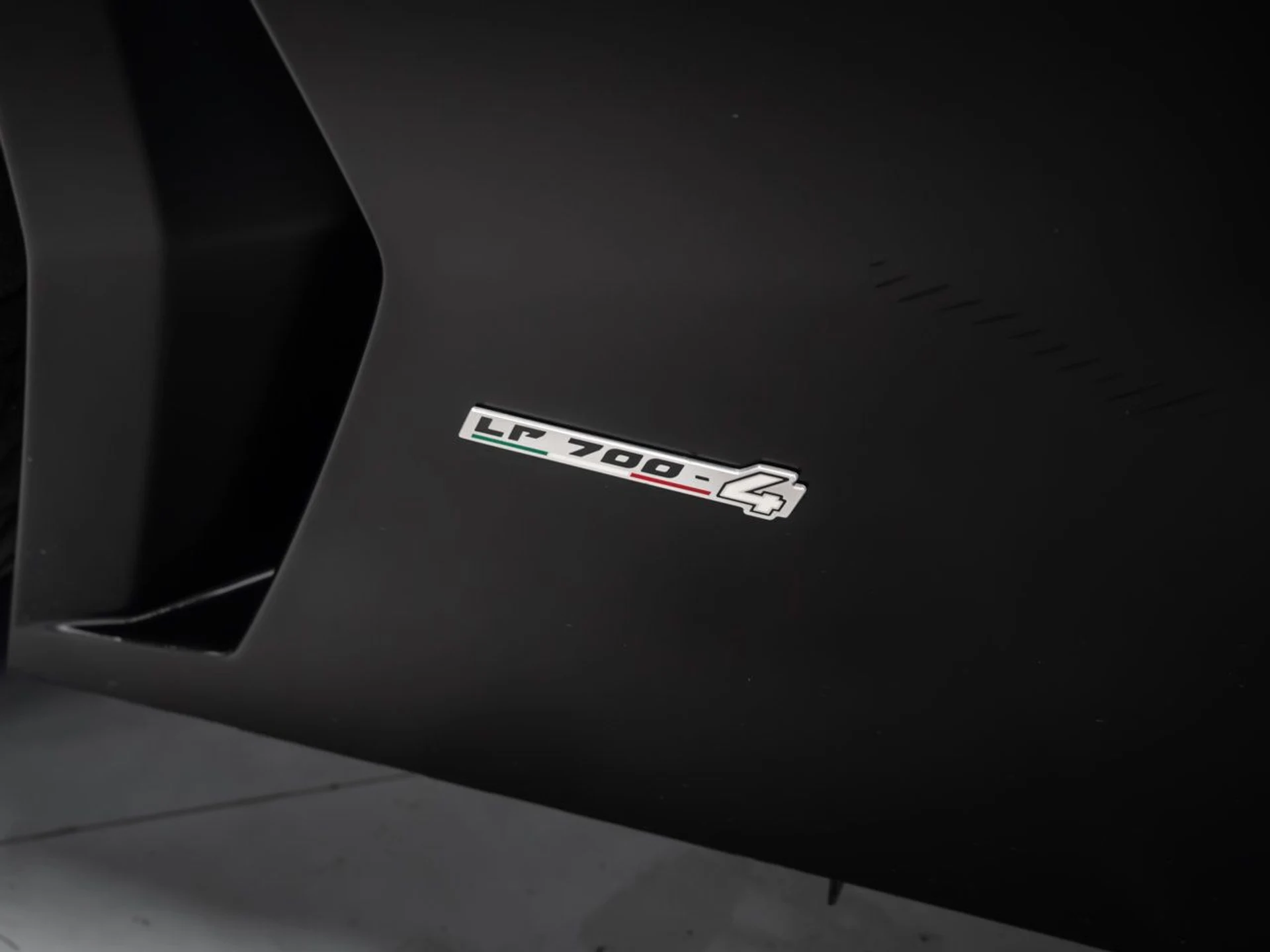mph050_3362873514_lamborghini_aventador_2017_f691c57d6a