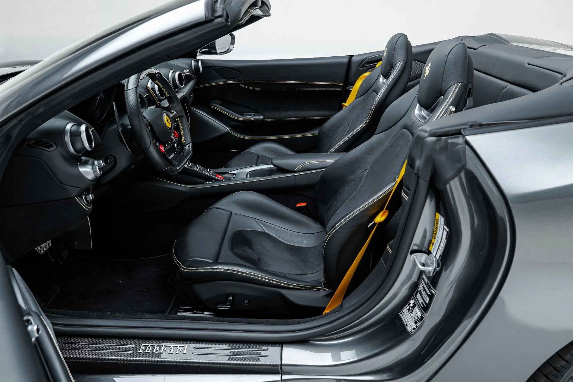 mph050_3395439522_Used_2023_Ferrari_Portofino_M_1792006353_8fd529edf2