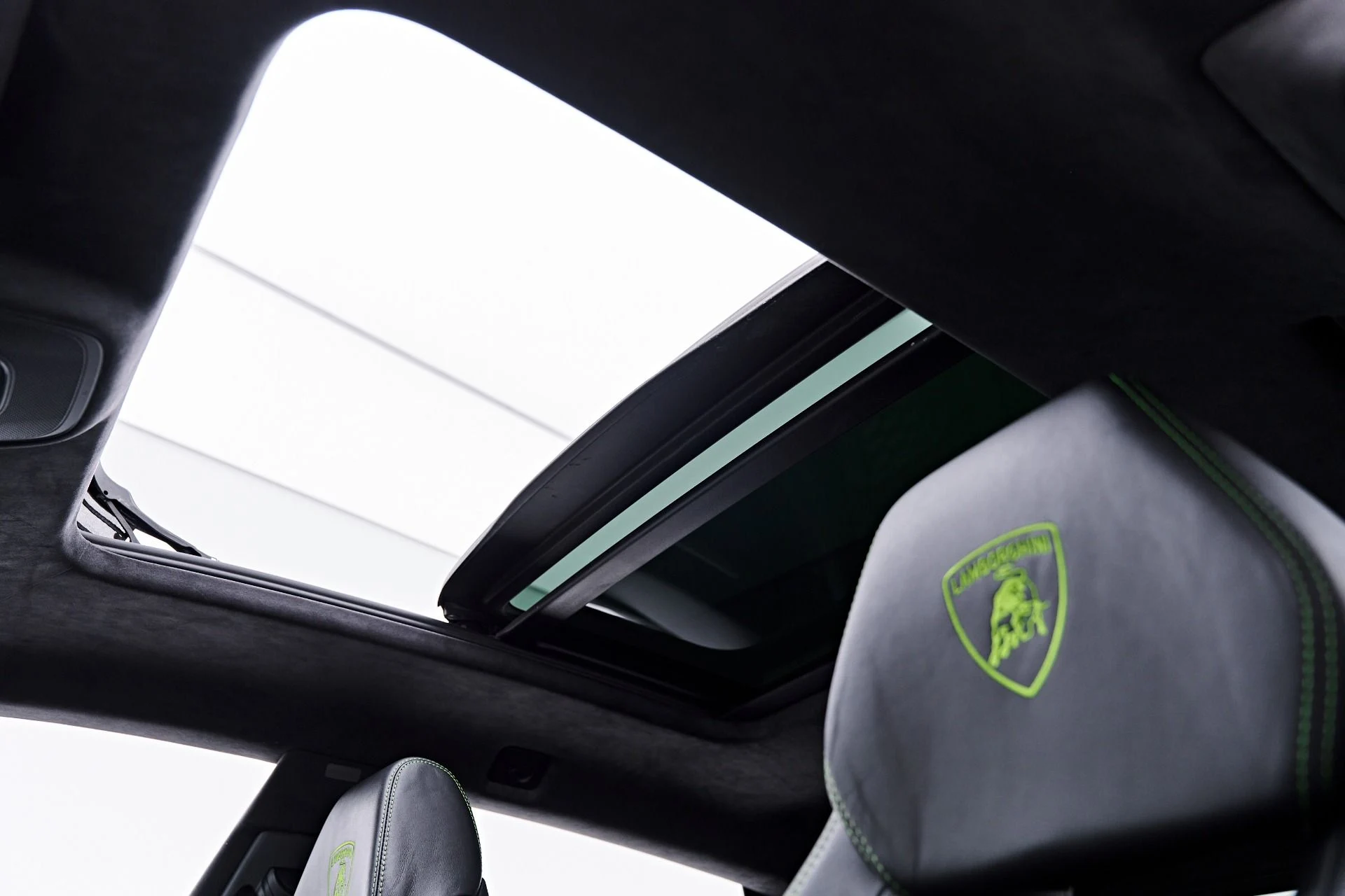 mph050_3401039227_Used_2021_Lamborghini_Urus_1788457955_adba9d6b8a