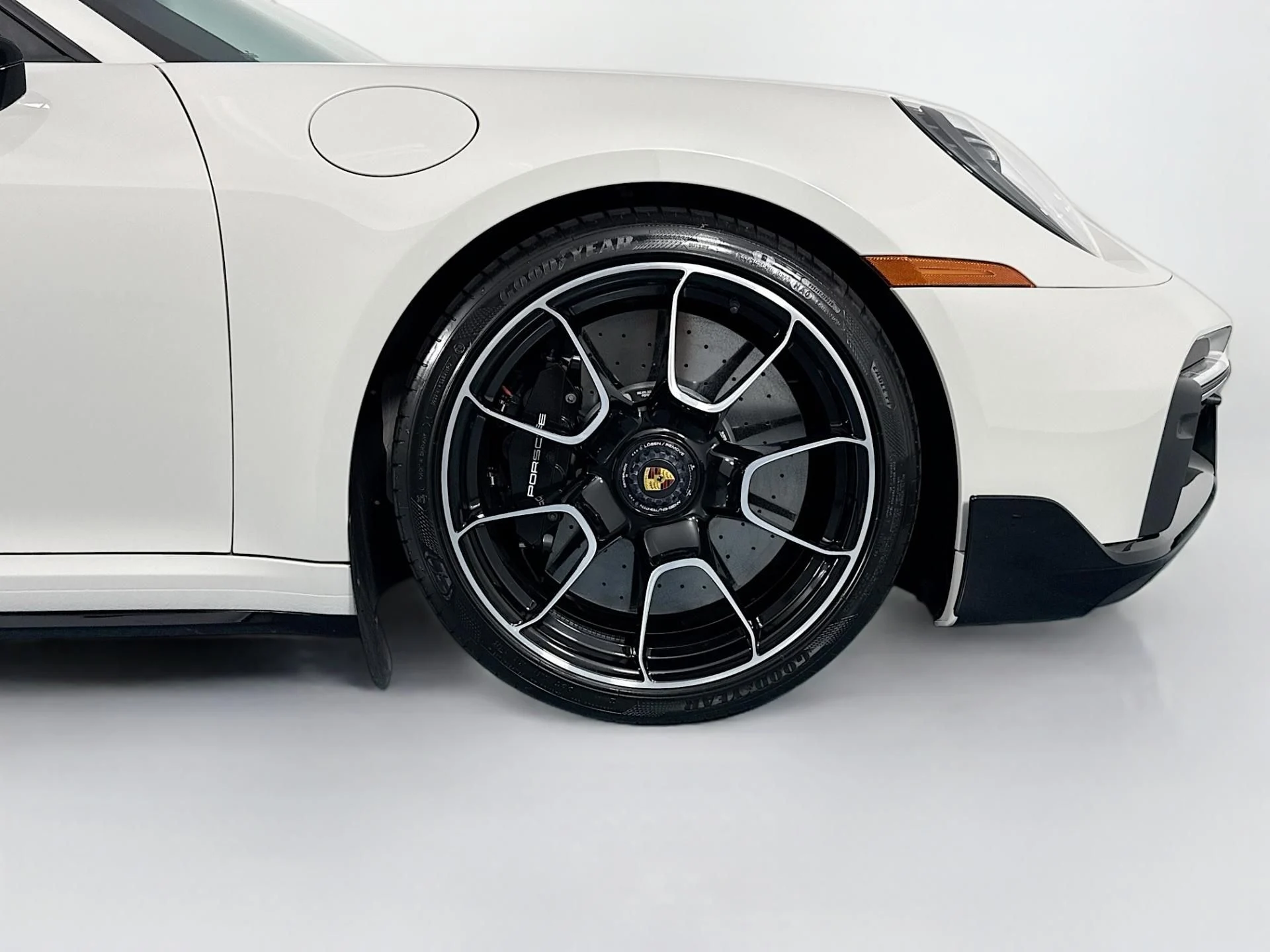 mph050_3419132092_Used_2025_Porsche_911_Turbo_S_1785281662_2870e0f148