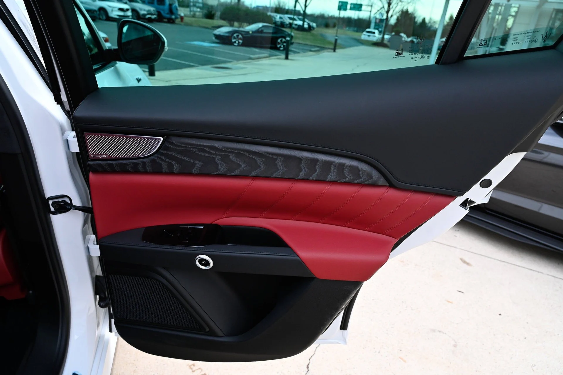 mph050_3421004240_66162ea4dc39404ab05f8d064832ba28_30c1e53b3b