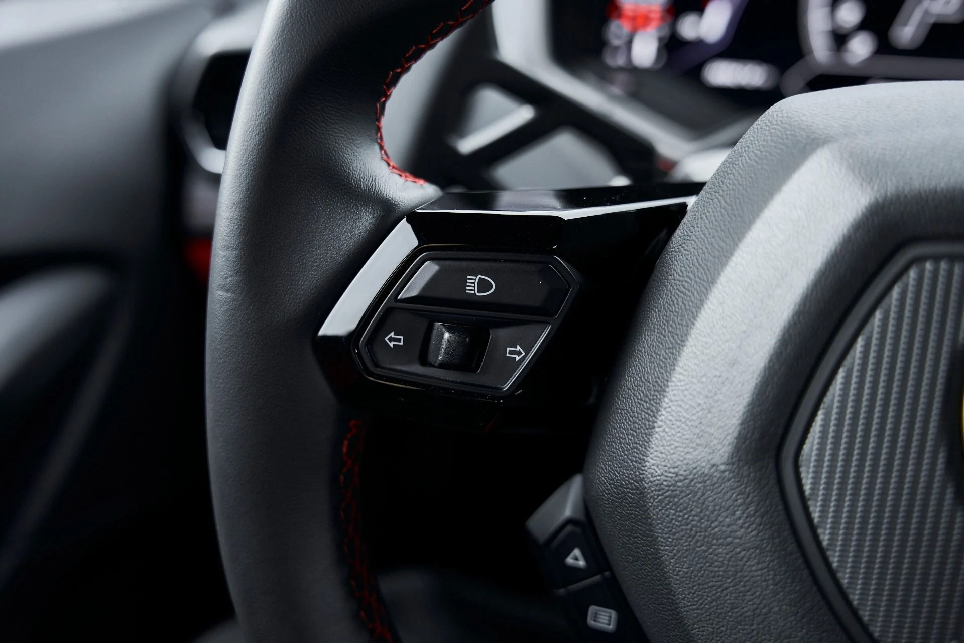 mph050_3435340176_Used_2023_Lamborghini_Huracan_EVO_Base_1769049086_c5ac51cce0