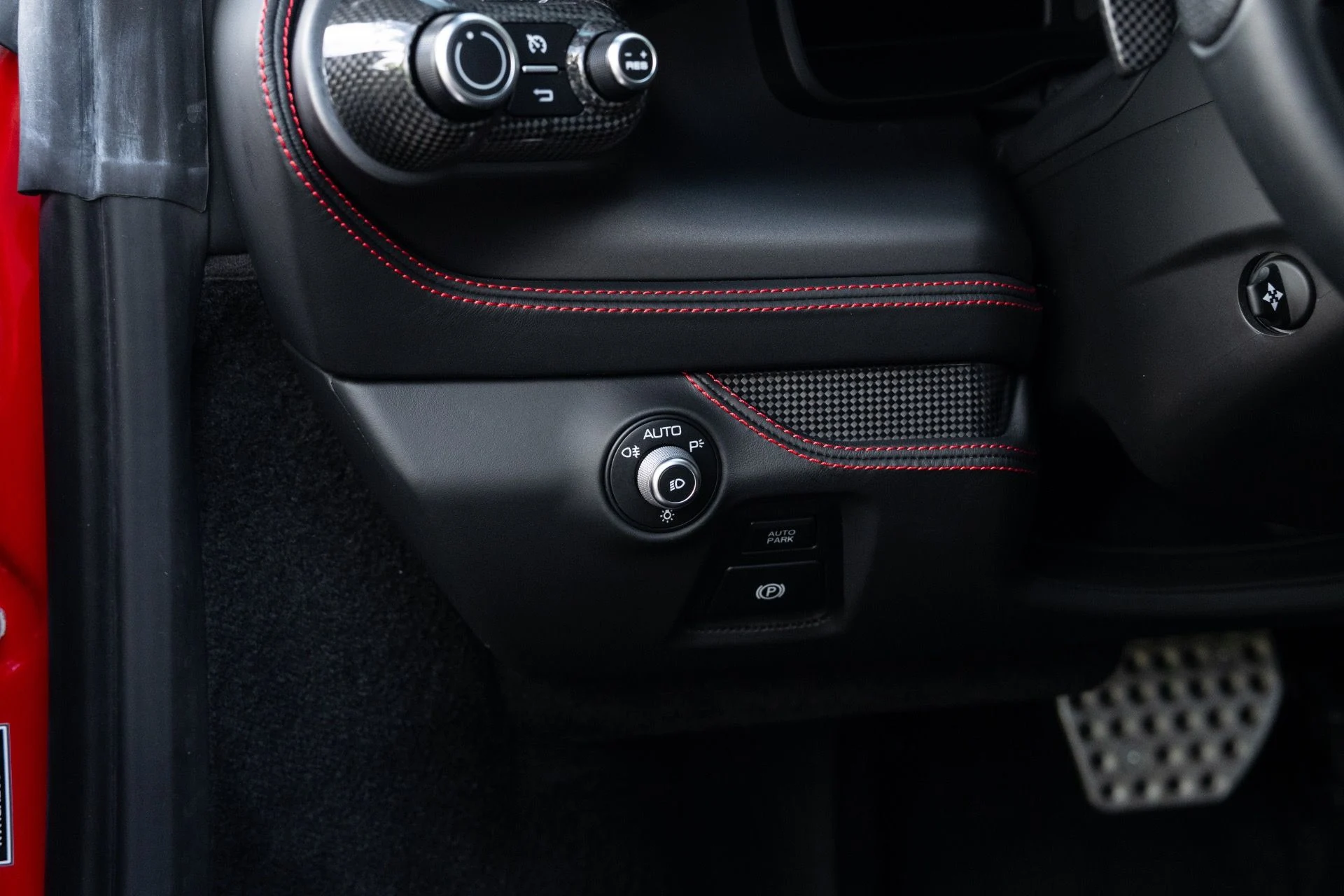 mph050_3456309679_Used_2022_Ferrari_F8_Tributo_1774670303_ed5634c6ea