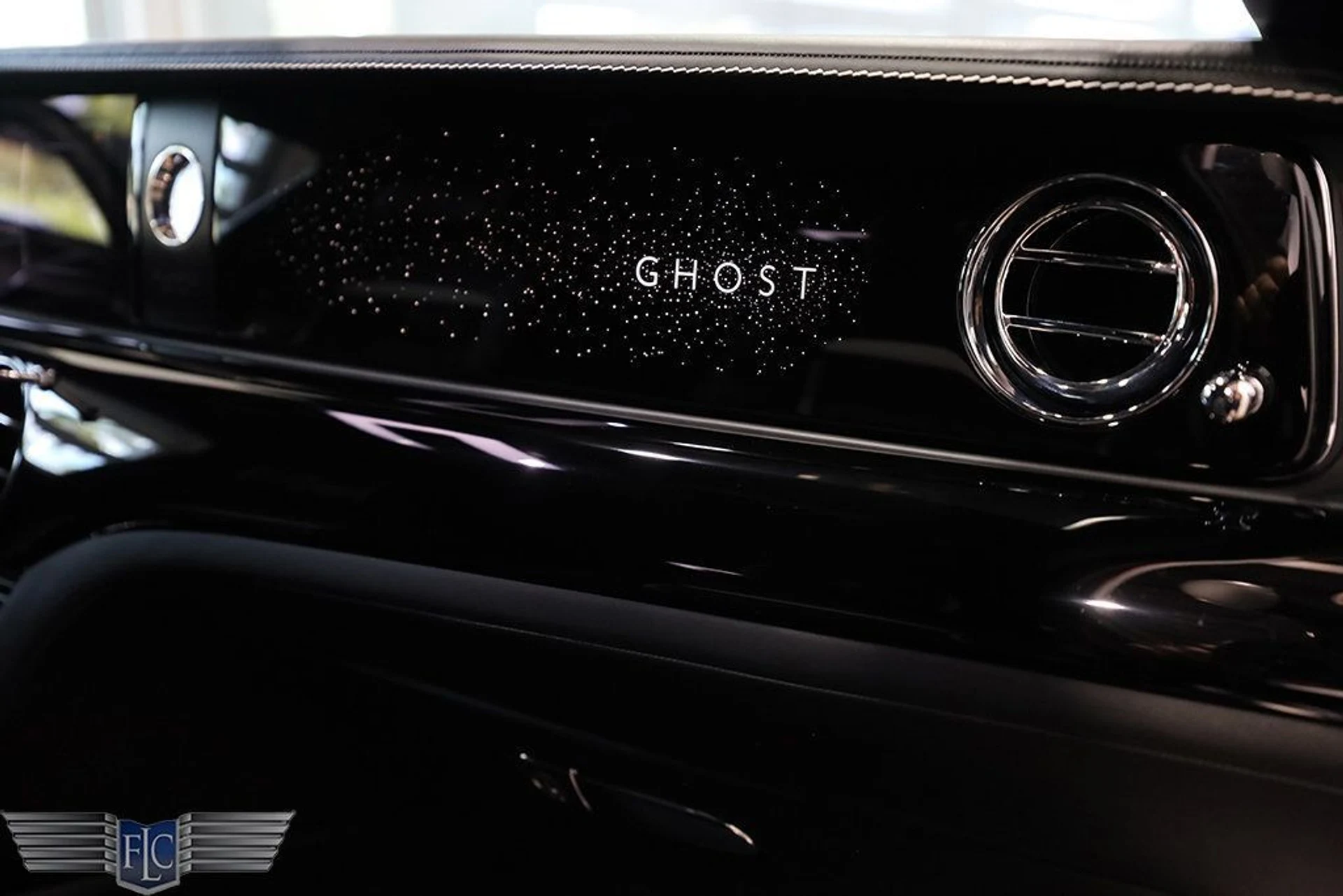 mph050_3466432452_used_2021_rolls_royce_ghost_ewb_sedan_9689_23033984_51_1024_3f358e9cfa
