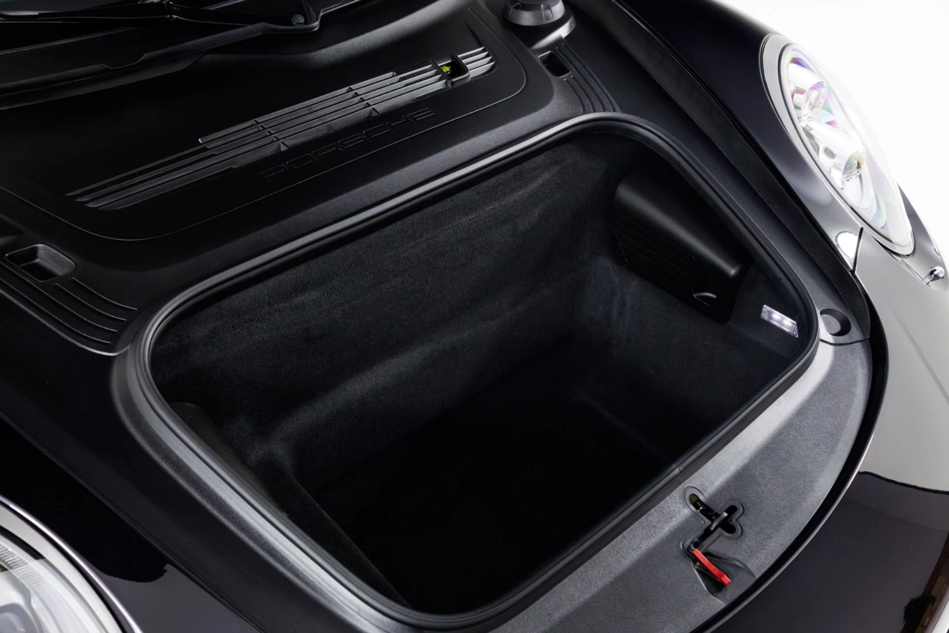 mph050_3480876118_Used_2017_Porsche_911_Turbo_S_1773337588_e592faef6c