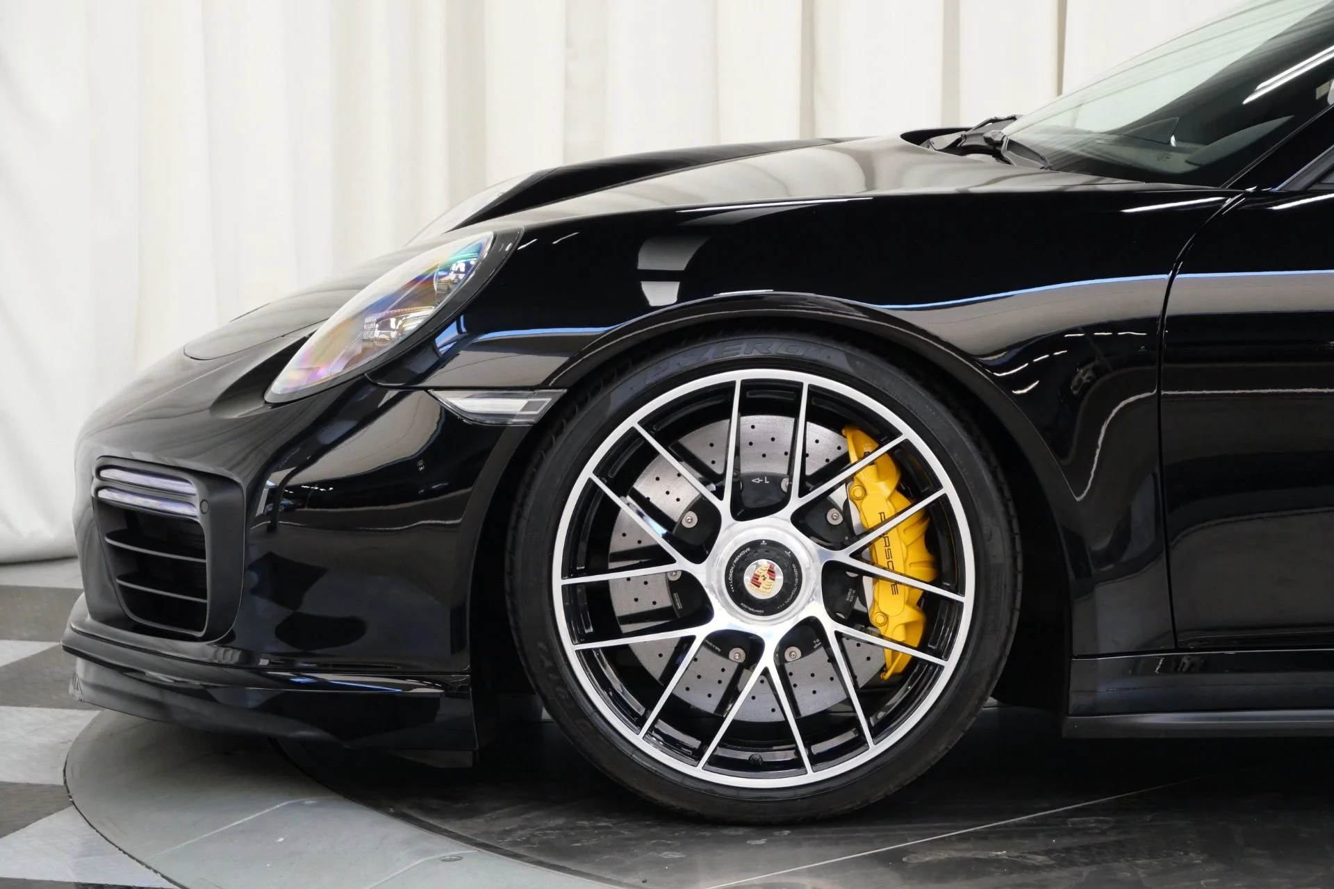 mph050_3492944592_Used_2019_Porsche_911_Turbo_S_Cabriolet_1756135575_0a67393ba0
