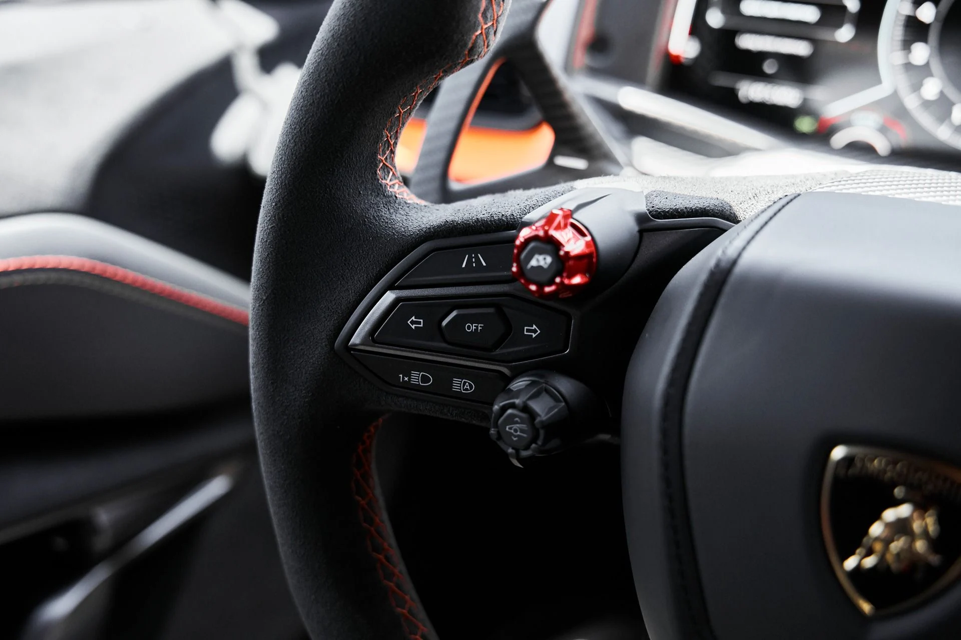 mph050_3503777164_Used_2024_Lamborghini_Revuelto_Base_1777394348_fe1d160d64