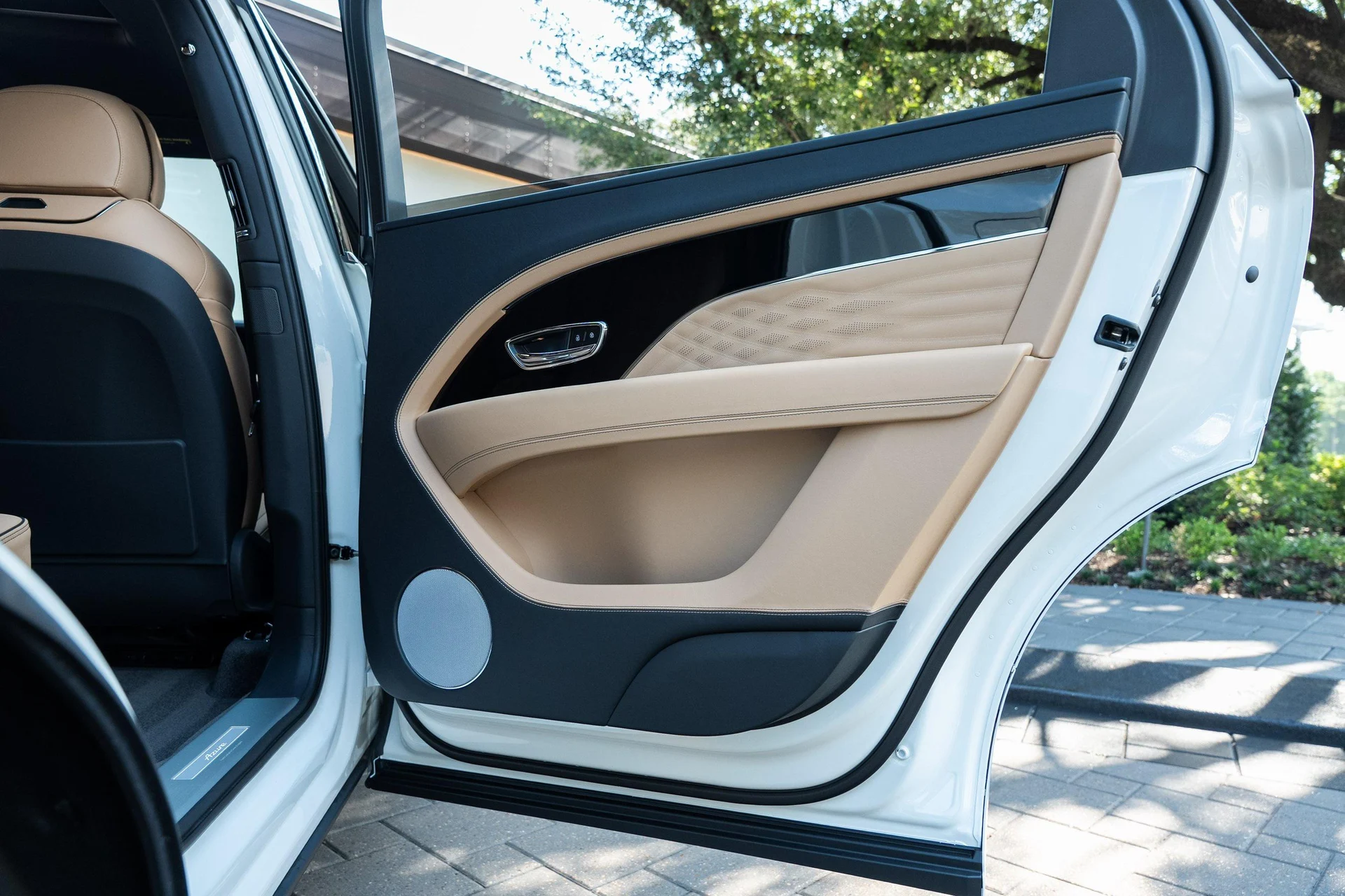 mph050_3505399426_439893873_6893353dd11a93082f4d8001_68b3a23d4b