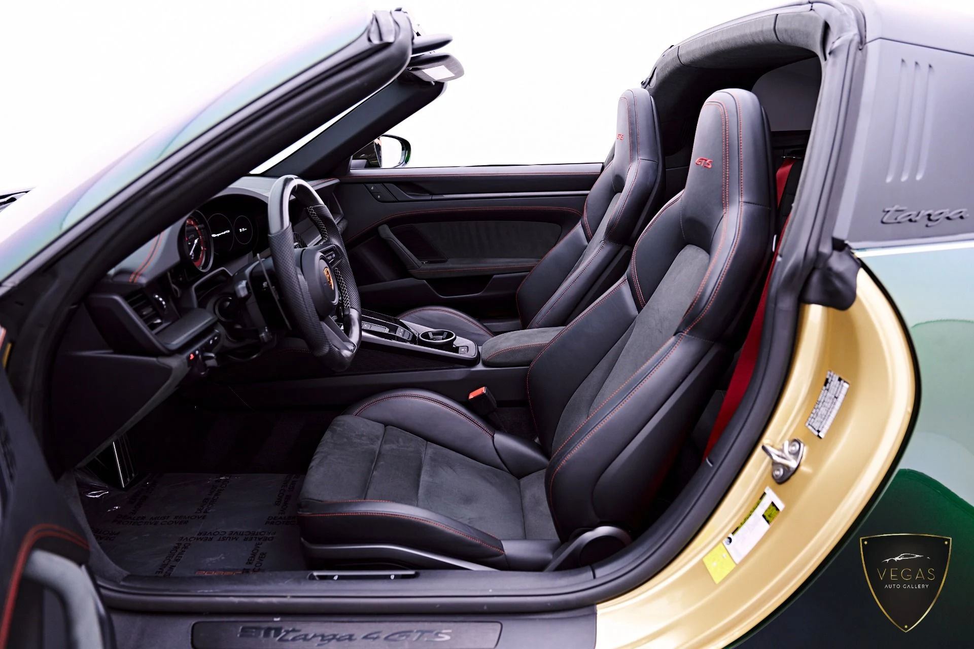 mph050_3510804727_Used_2023_Porsche_911_Targa_4_GTS_1782343417_17d1fdea56