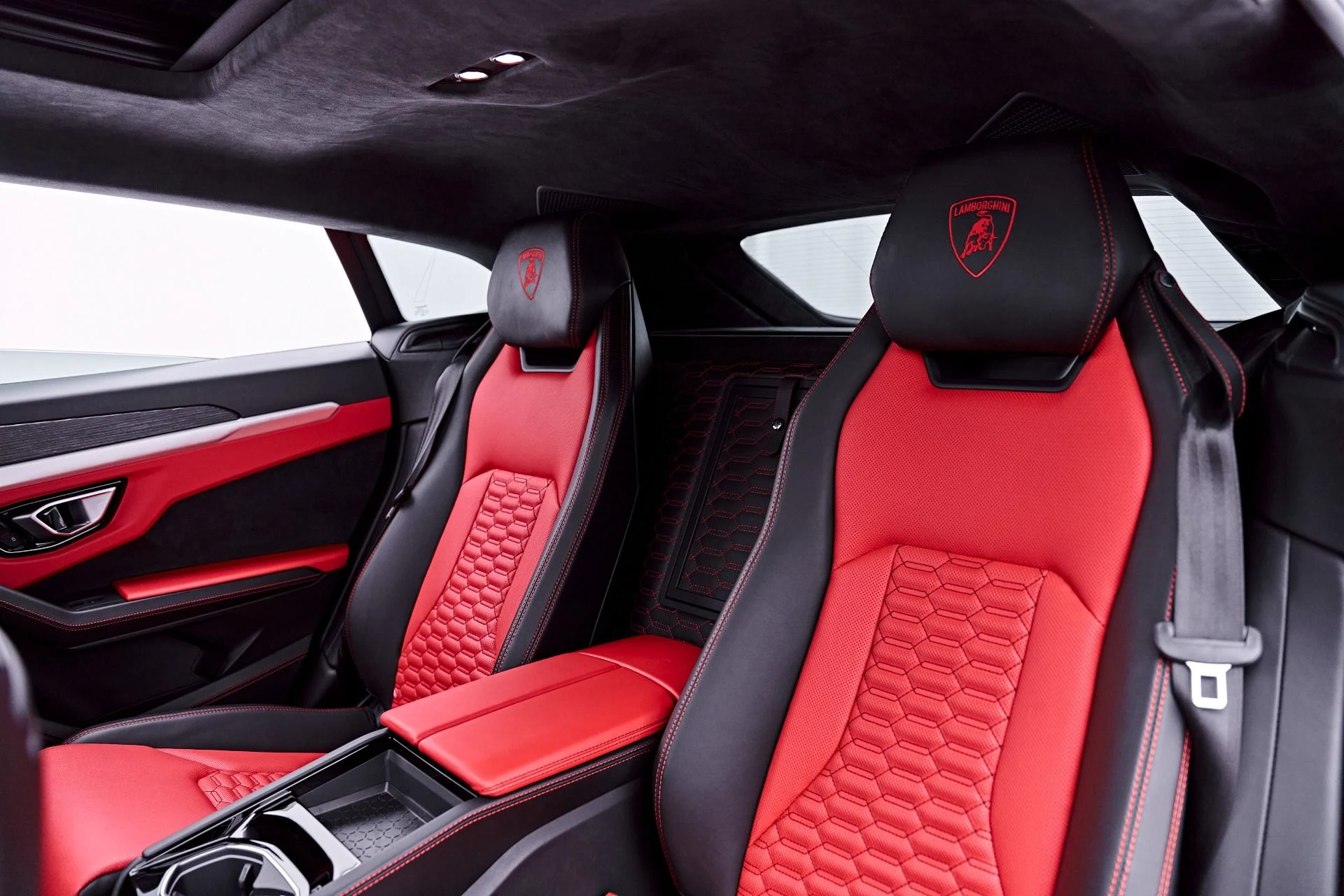 mph050_3519570590_Used_2019_Lamborghini_Urus_Base_1782948008_543c299cac
