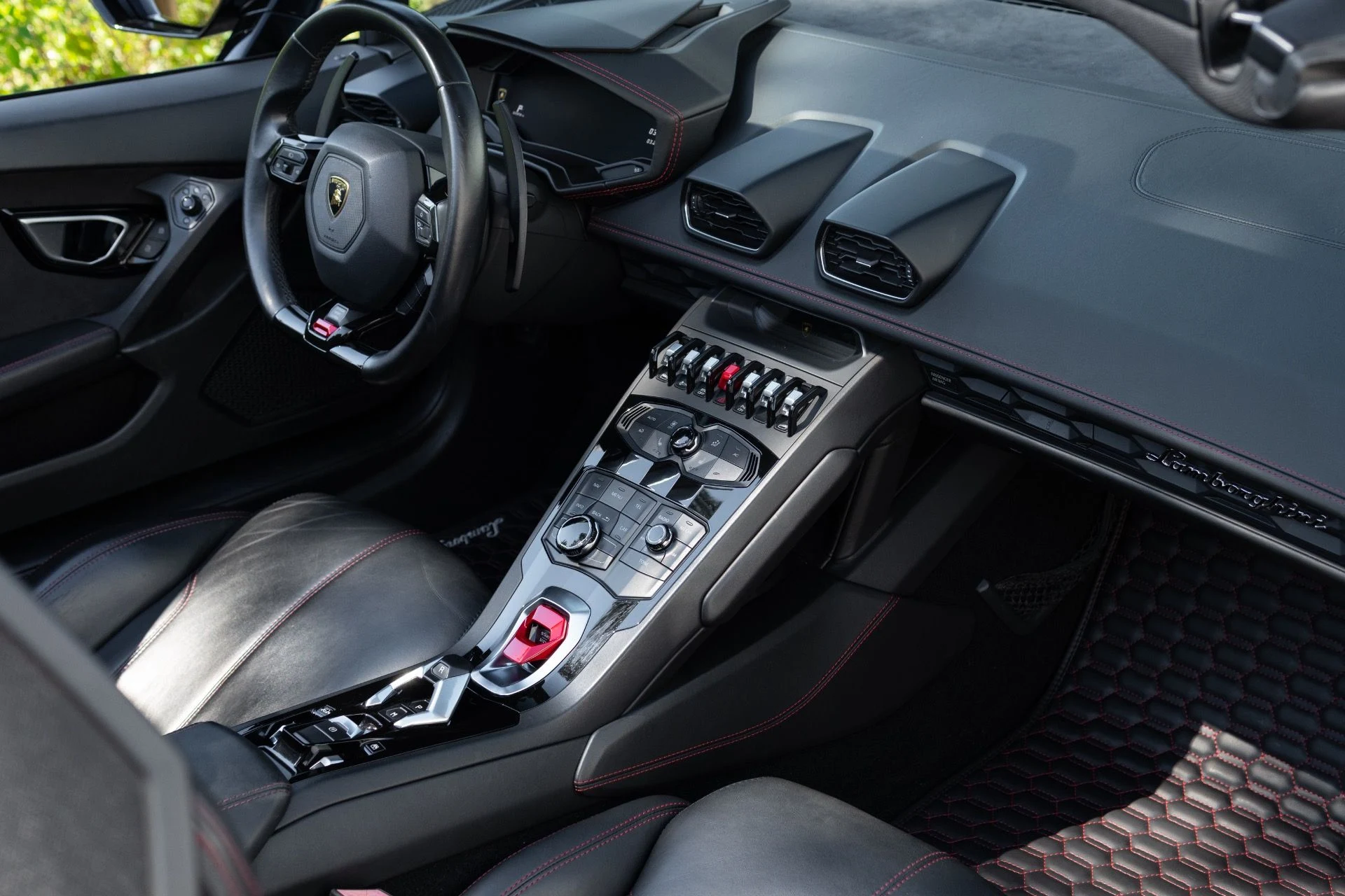 mph050_3549911291_Used_2017_Lamborghini_Huracan_LP_610_4_Spyder_1774364077_0998a0f701