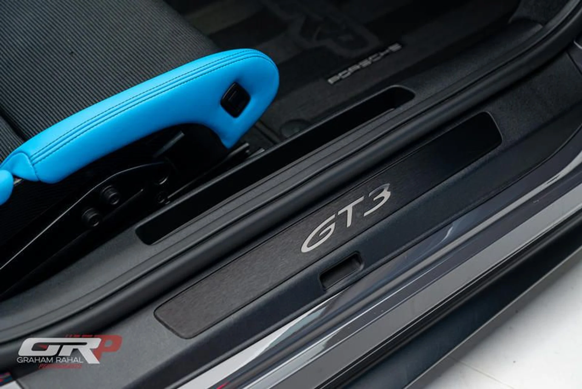 mph050_3551306701_F87_FDBBB_3_AD_2_44_F7_B67_D_0_C2429_FA_6_AC_2_a49e20d78d