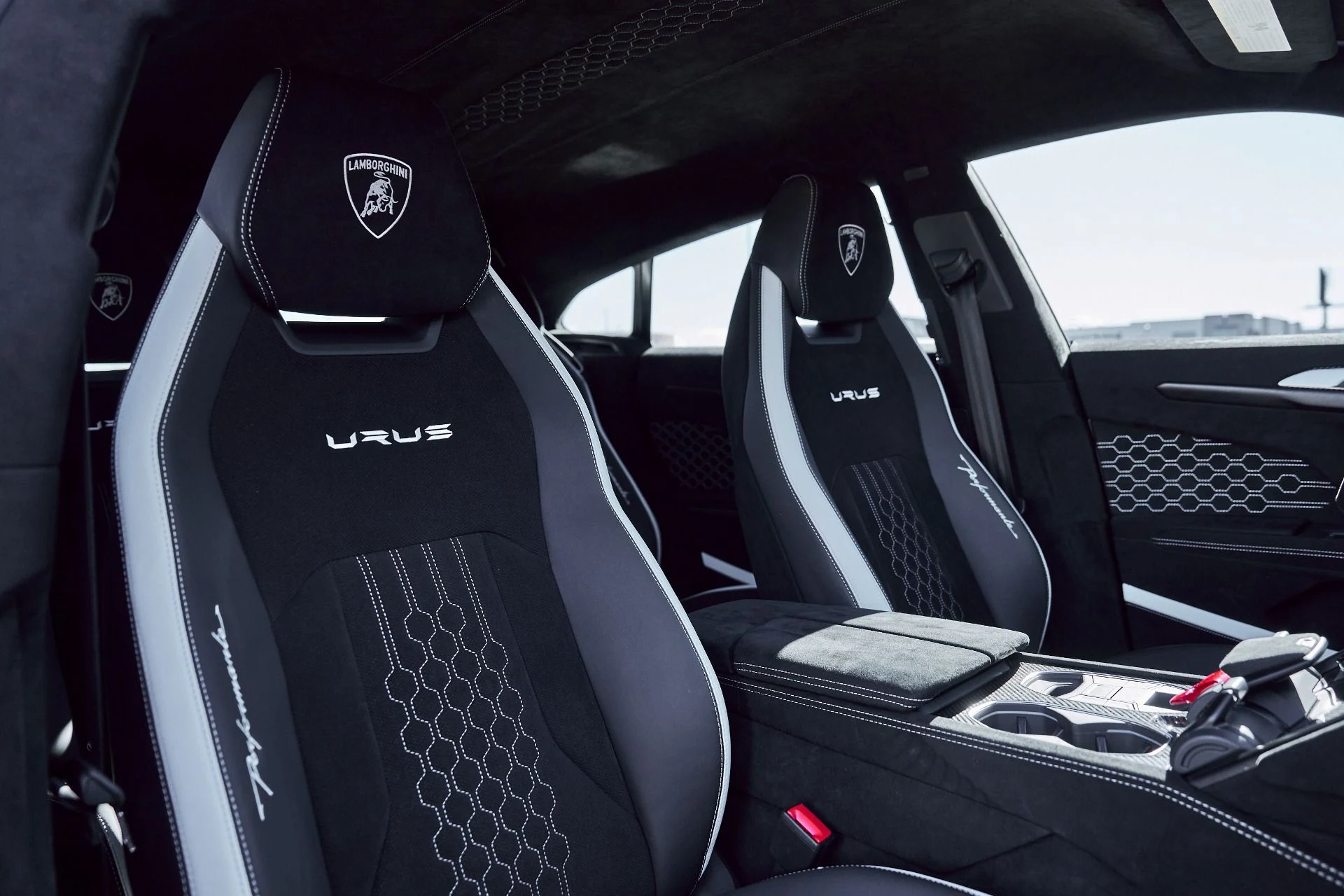 mph050_3569065276_Used_2024_Lamborghini_Urus_Performante_1767668017_df7d89b064