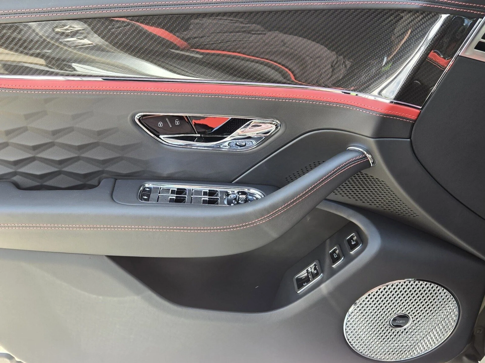 mph050_3586599263_6a92749fc4efb783e71d0a7d50bd91f2x_8eaeea1915