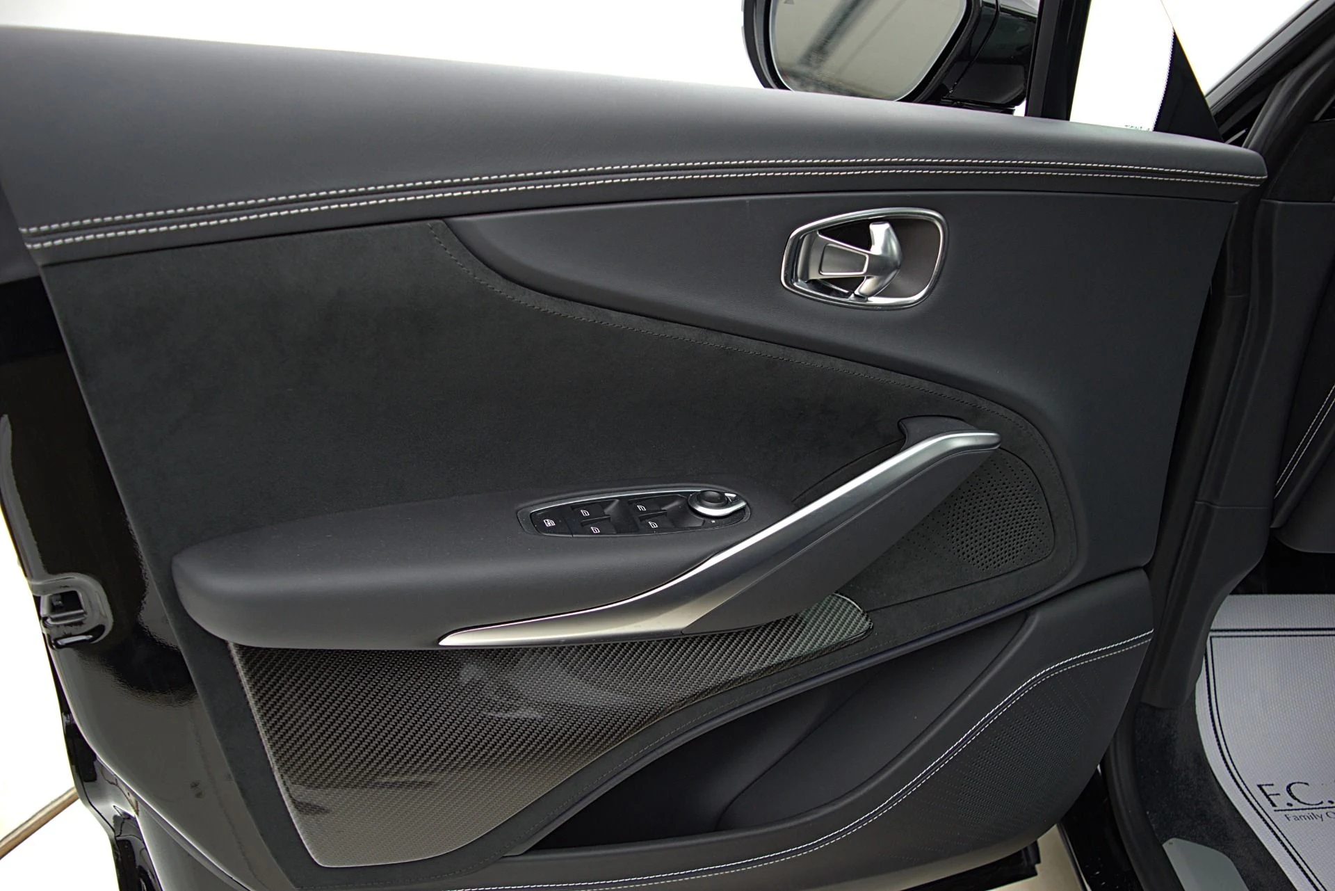 mph050_360084508_Used_2023_Aston_Martin_DBX_707_8e1da52393