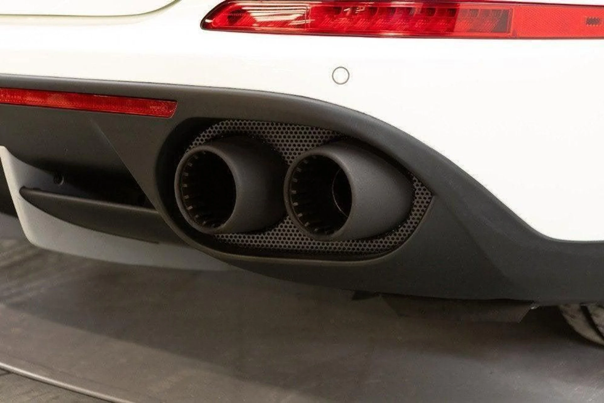 mph050_3610920606_Used_2016_Ferrari_California_T_1777368225_e30699c85b