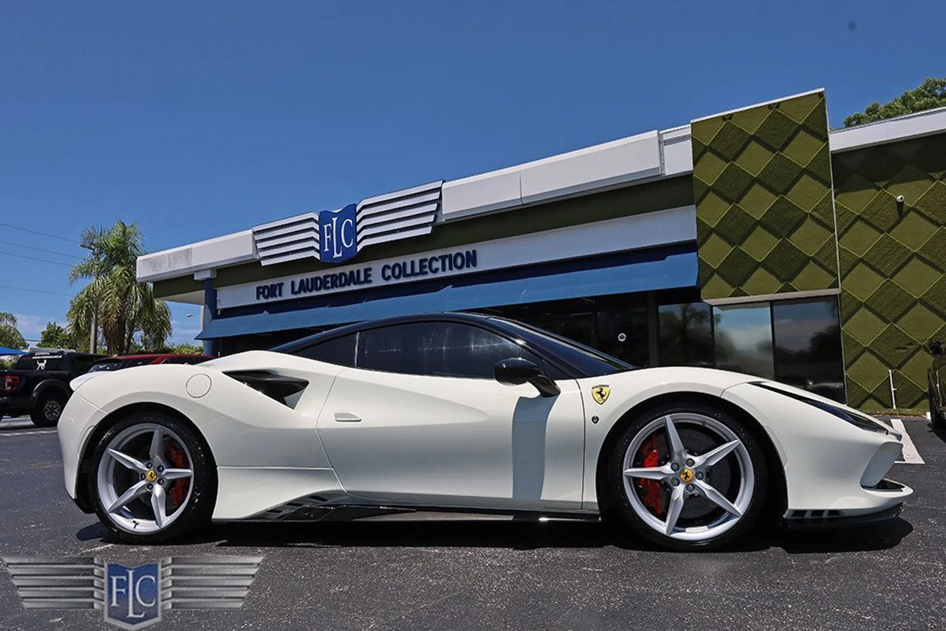 mph050_3653584716_used_2022_ferrari_f8_tributo_coupe_6305_23040328_51_1024_2e61793910