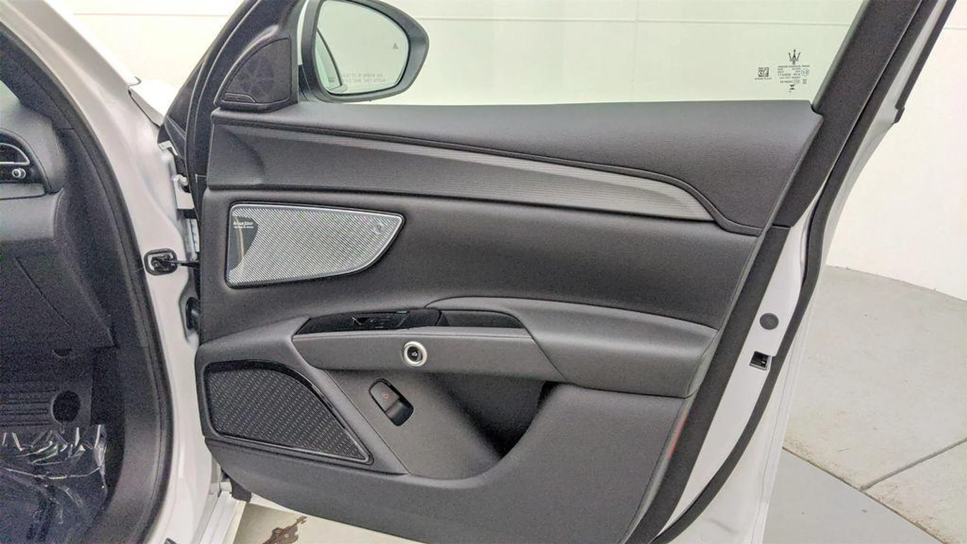 mph050_3664657882_31_U91vk_FECE_Cjr8_Xym_VO_6_Ev_Fnow_df42fabf3c