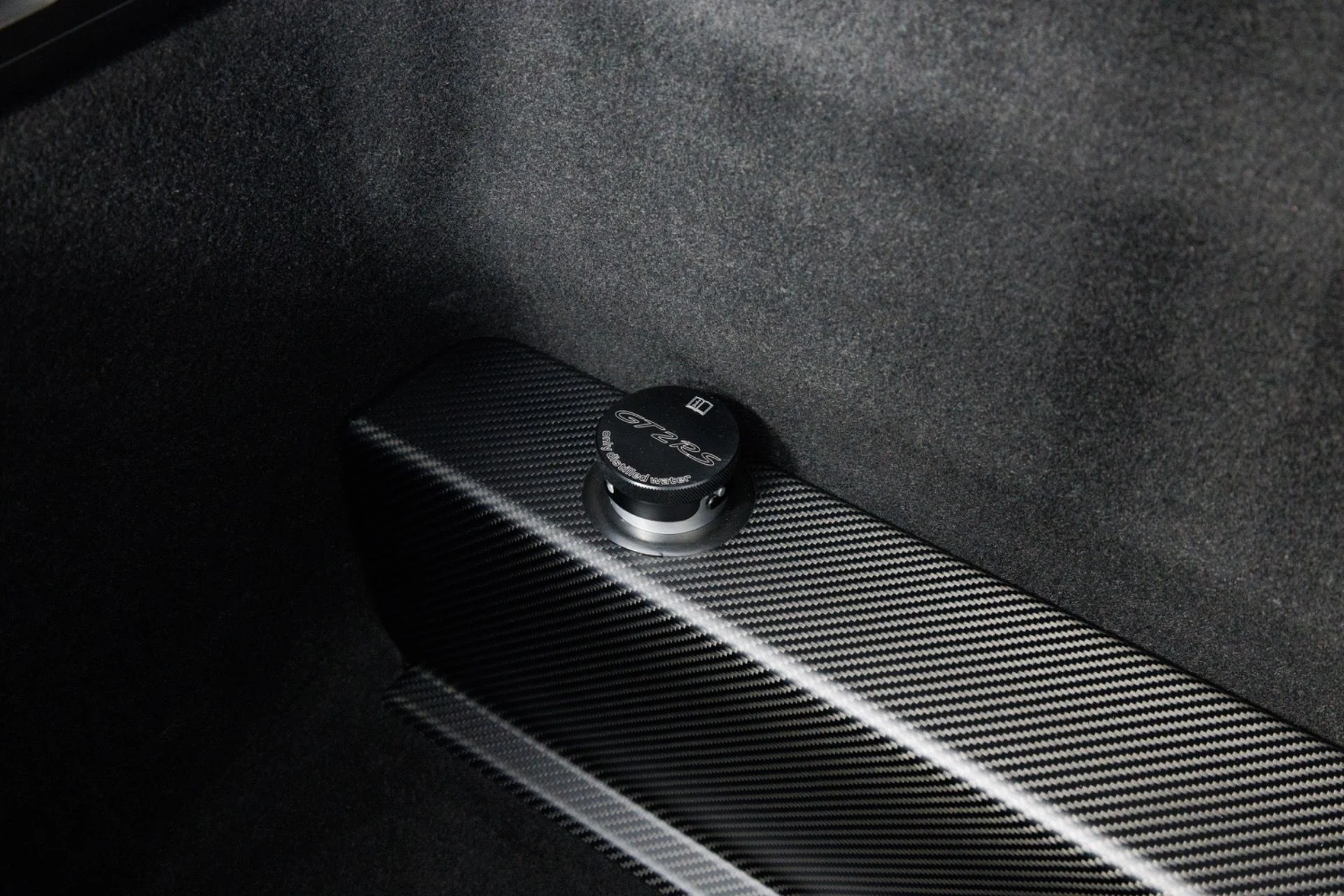 mph050_3671406187_Used_2018_Porsche_911_GT_2_RS_1783631648_ce8f9004e2